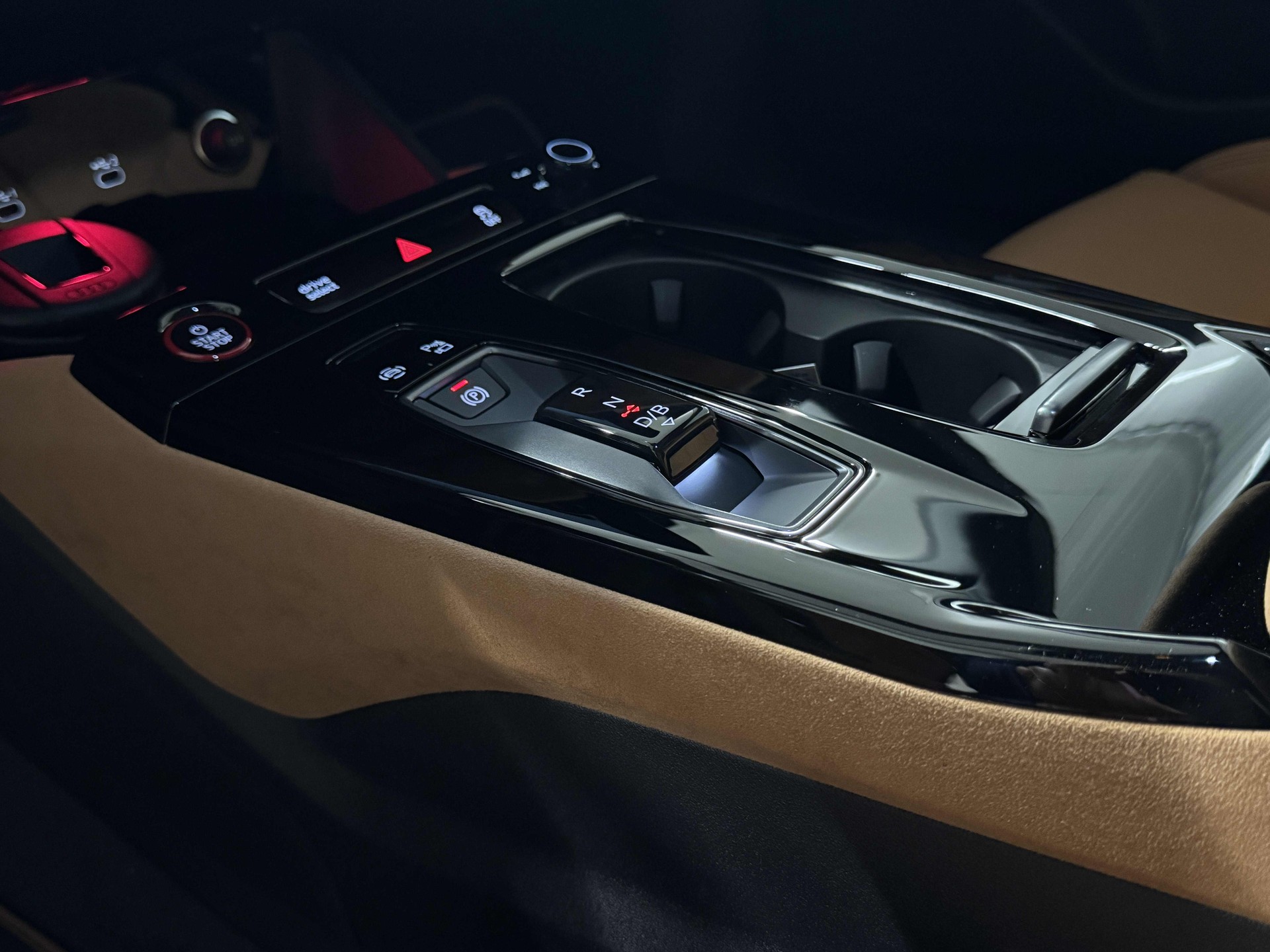 AUDI S6 Sportback e-tron quattro-image-10