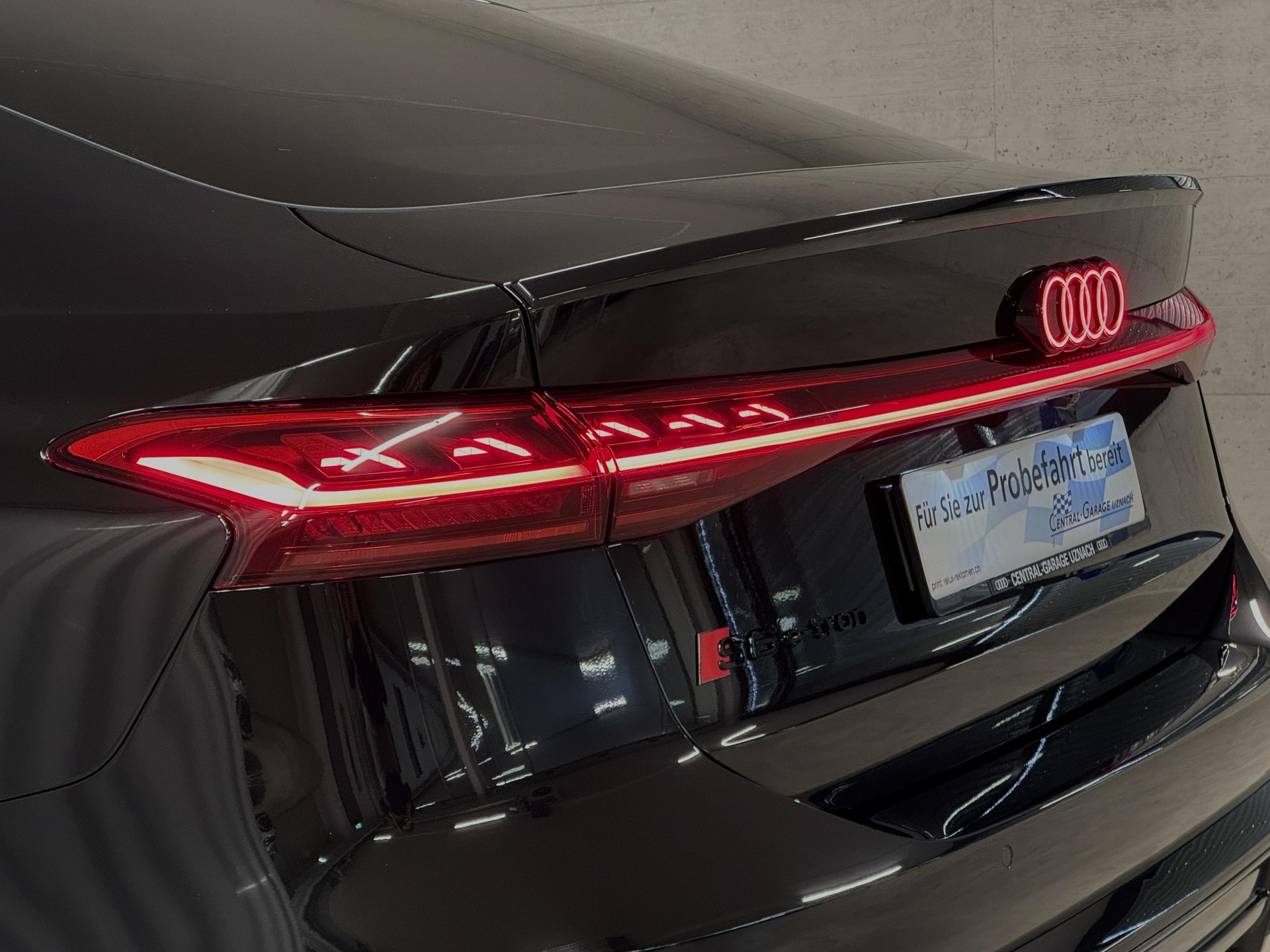 AUDI S6 Sportback e-tron quattro-image-4