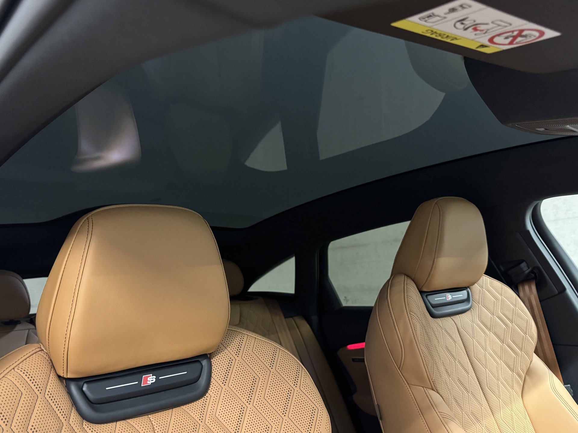 AUDI S6 Sportback e-tron quattro-image-16