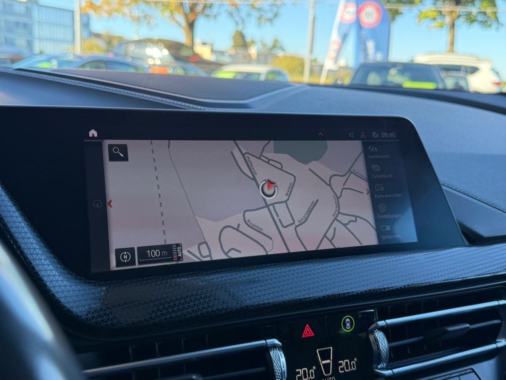 BMW M135i xDrive Steptronic-image-4