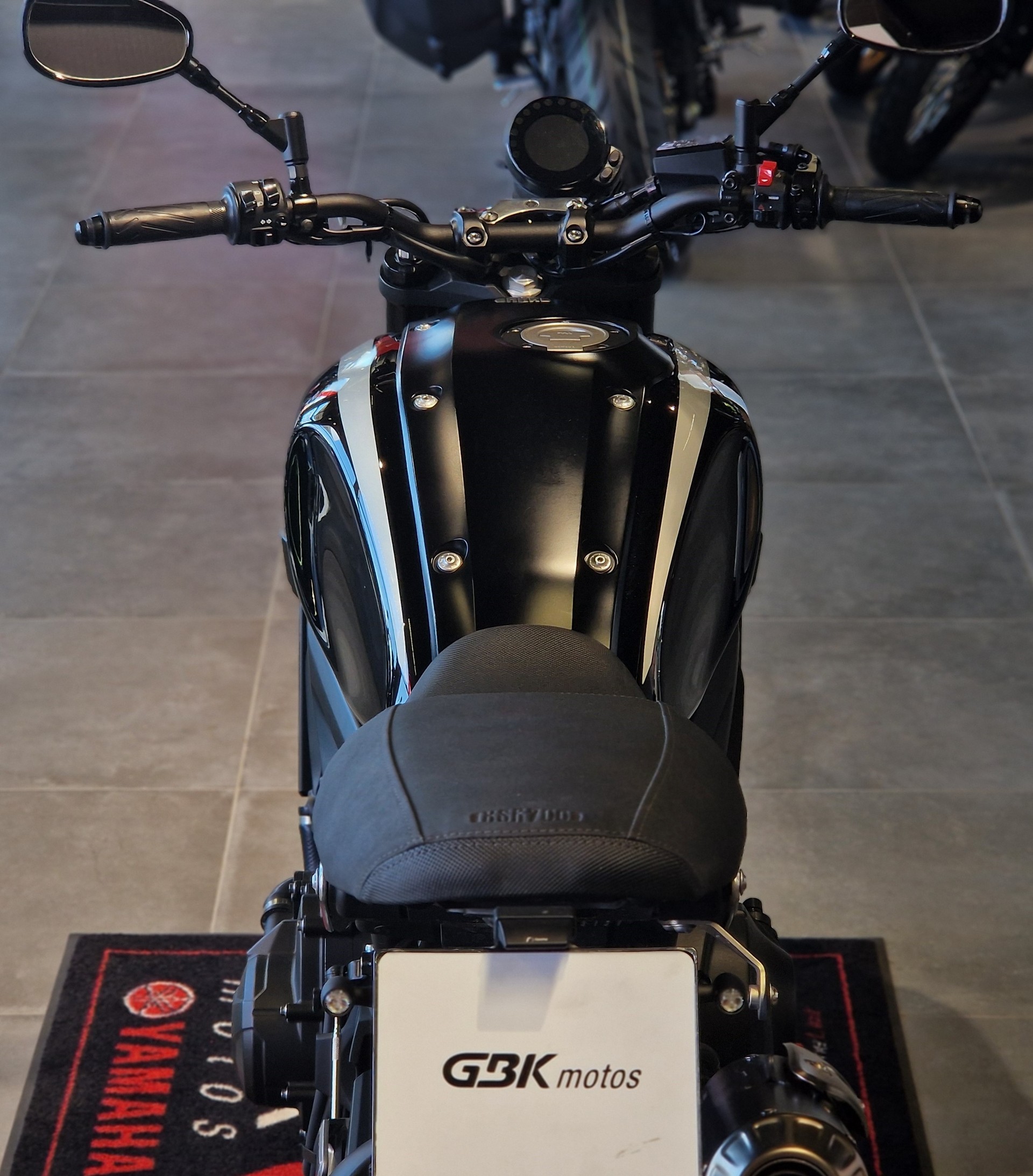 YAMAHA XSR 900-image-7