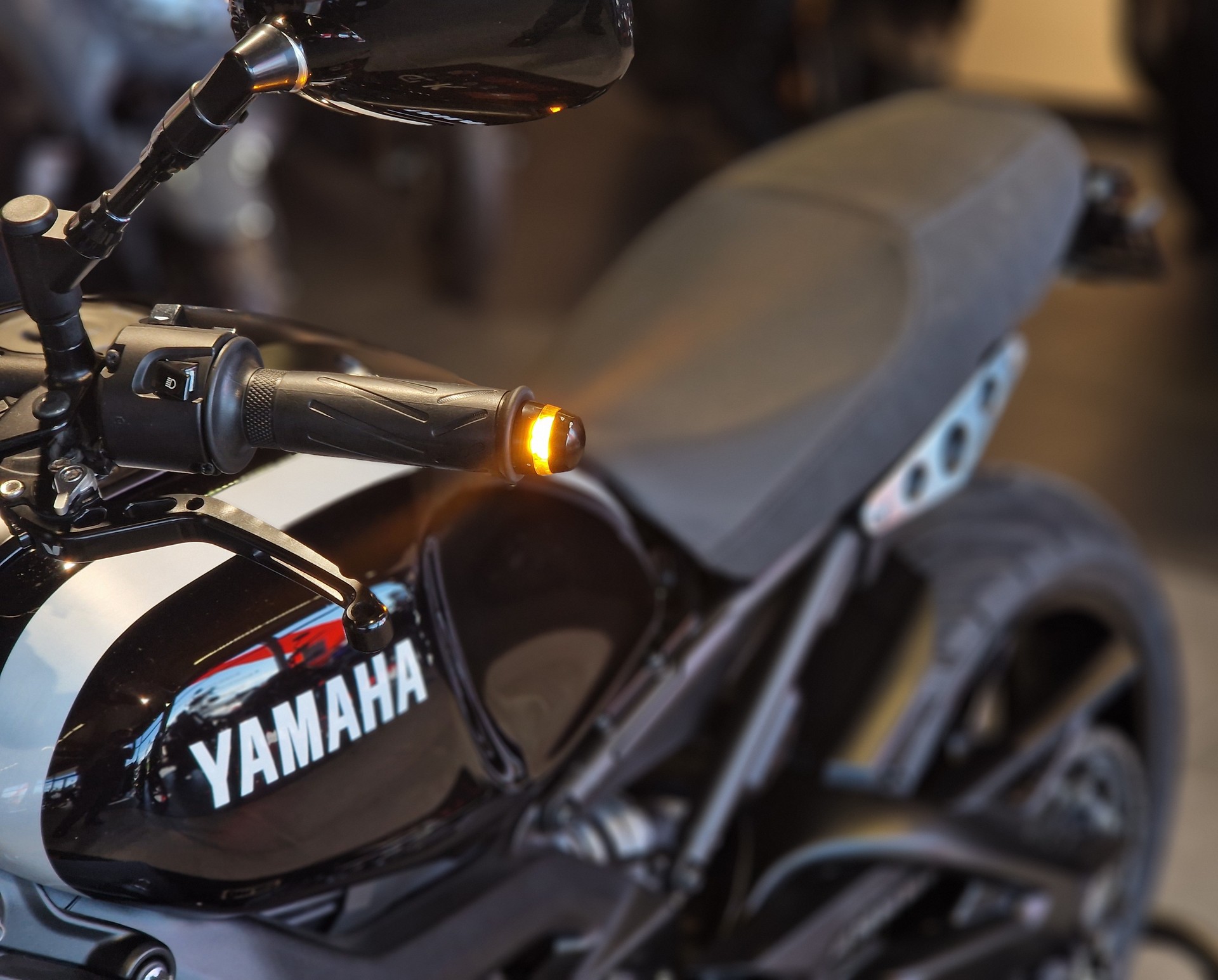 YAMAHA XSR 900-image-9