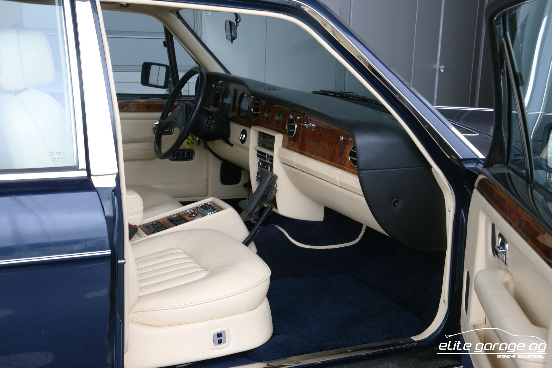 ROLLS-ROYCE Silver Spirit II-image-13