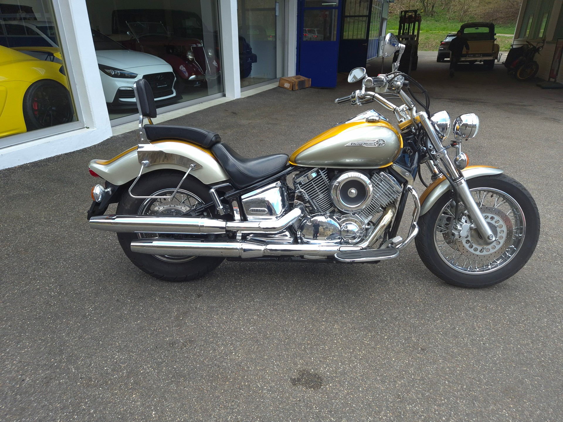 YAMAHA XVS 1100 Drag Star-image-11