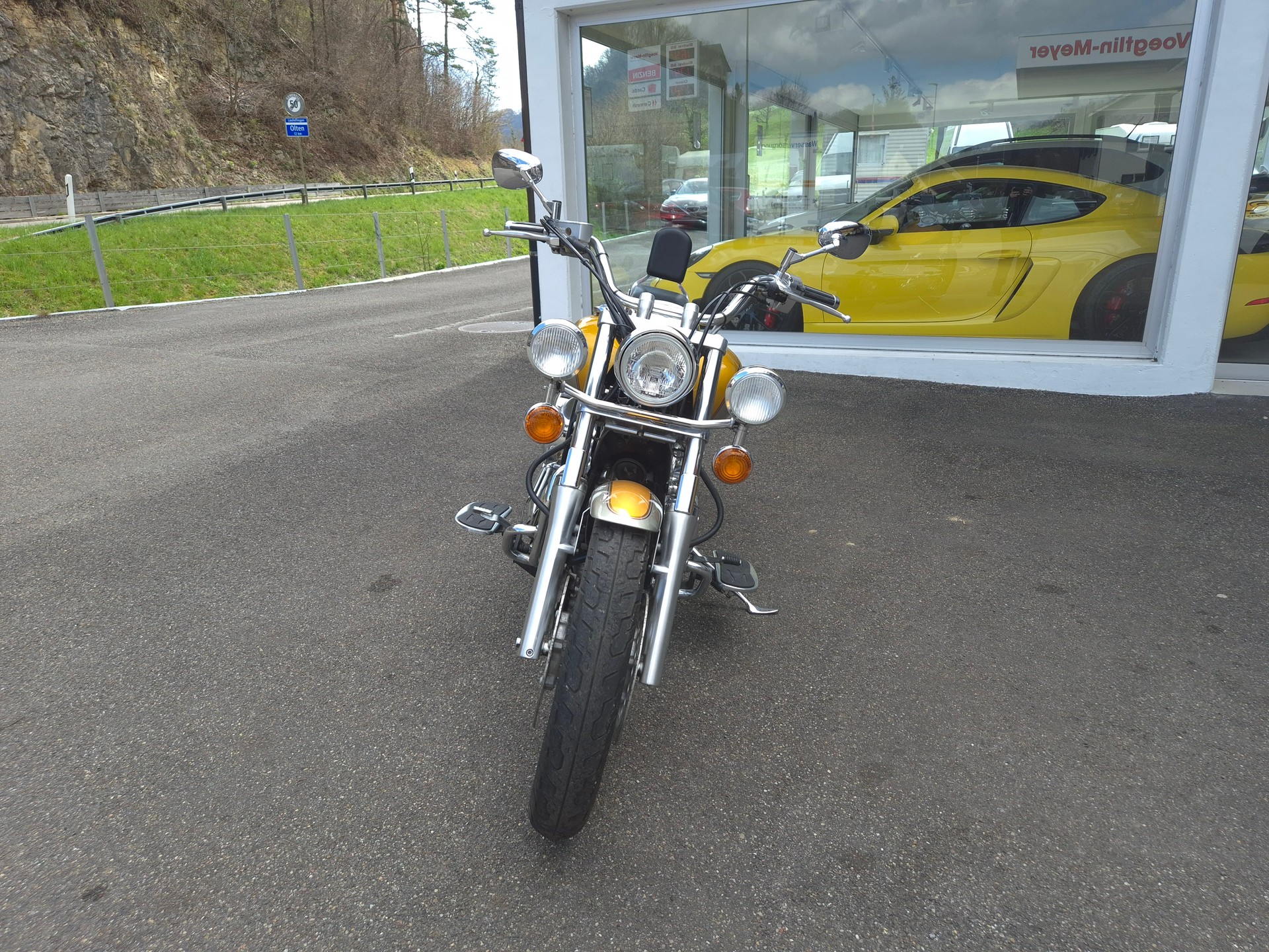 YAMAHA XVS 1100 Drag Star-image-2