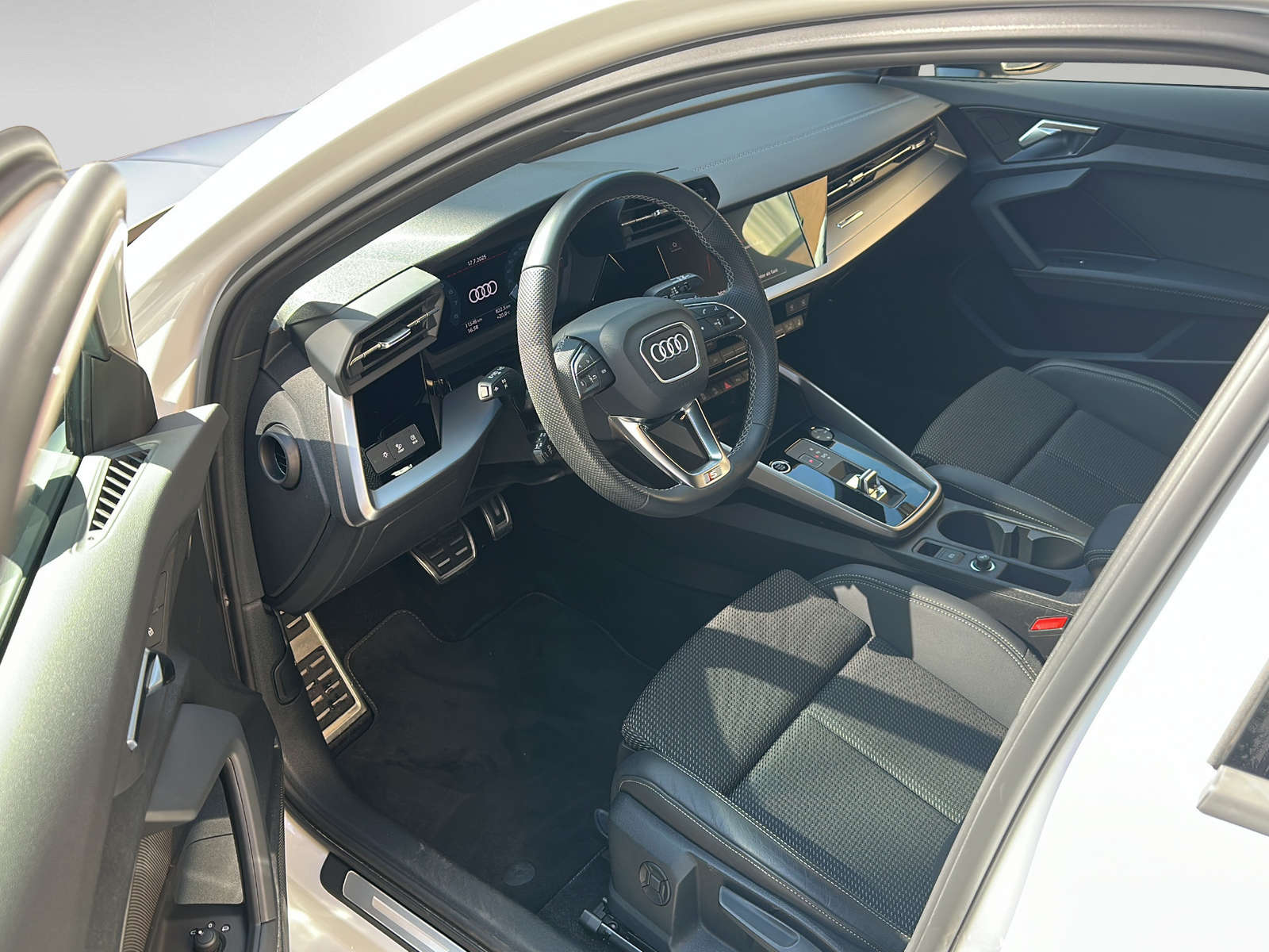 AUDI A3 Sportback 35 TFSI advanced Attraction S-tronic-showroom-element-2