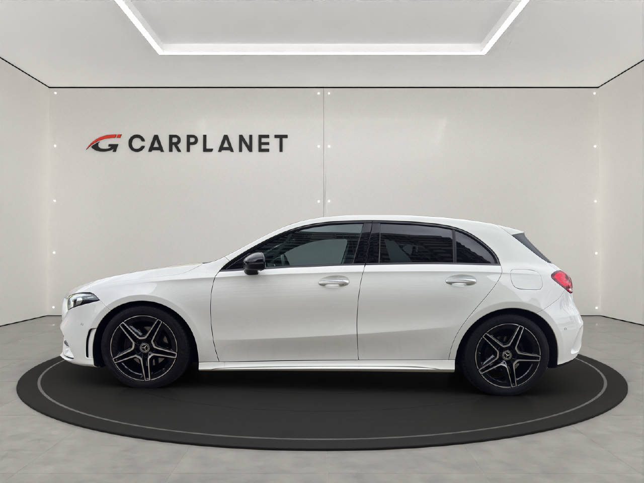 MERCEDES-BENZ A 180 AMG Line-showroom-element-2