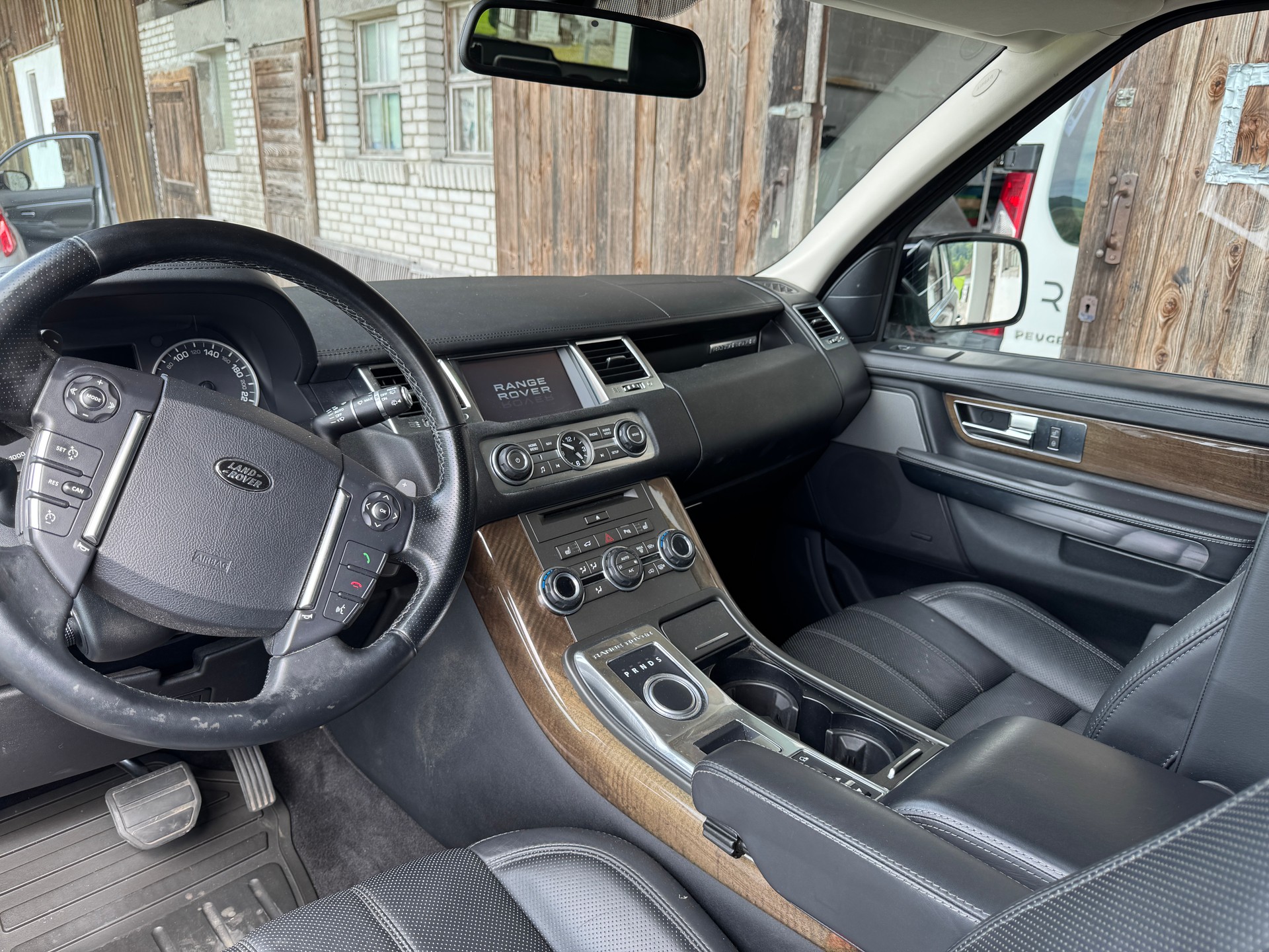 LAND ROVER Range Rover Sport 3.0 TDV6 HSE Automatic-image-10