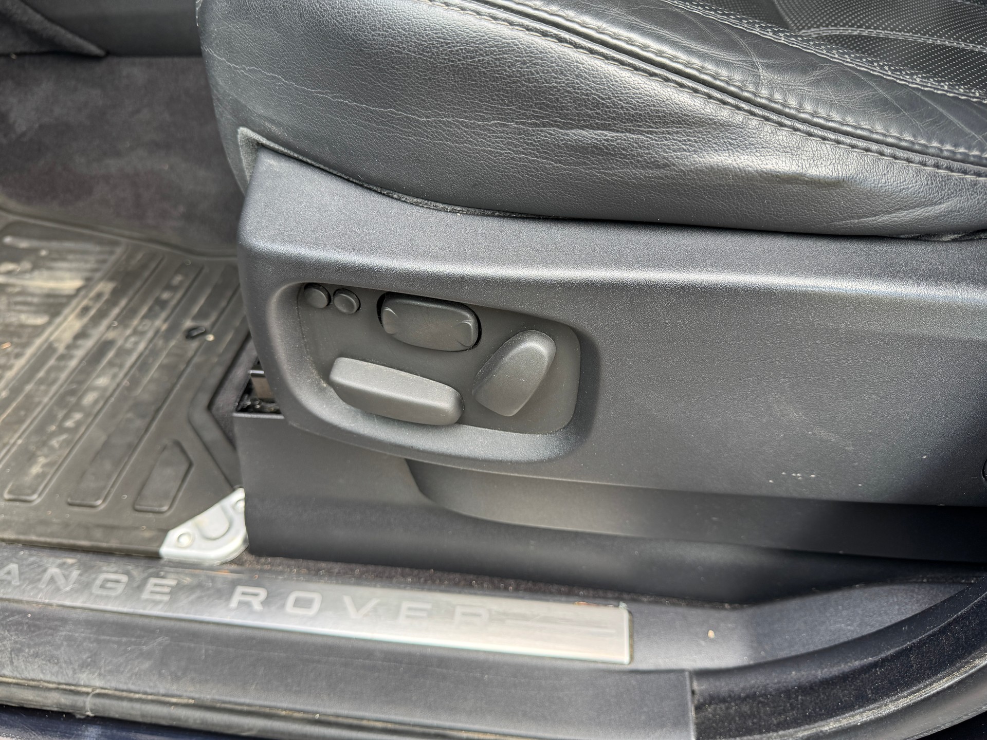 LAND ROVER Range Rover Sport 3.0 TDV6 HSE Automatic-image-8
