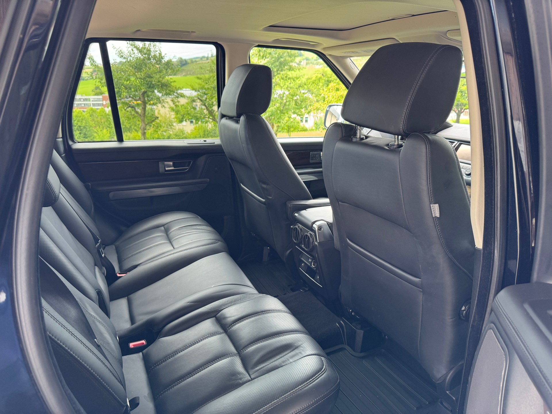 LAND ROVER Range Rover Sport 3.0 TDV6 HSE Automatic-image-12