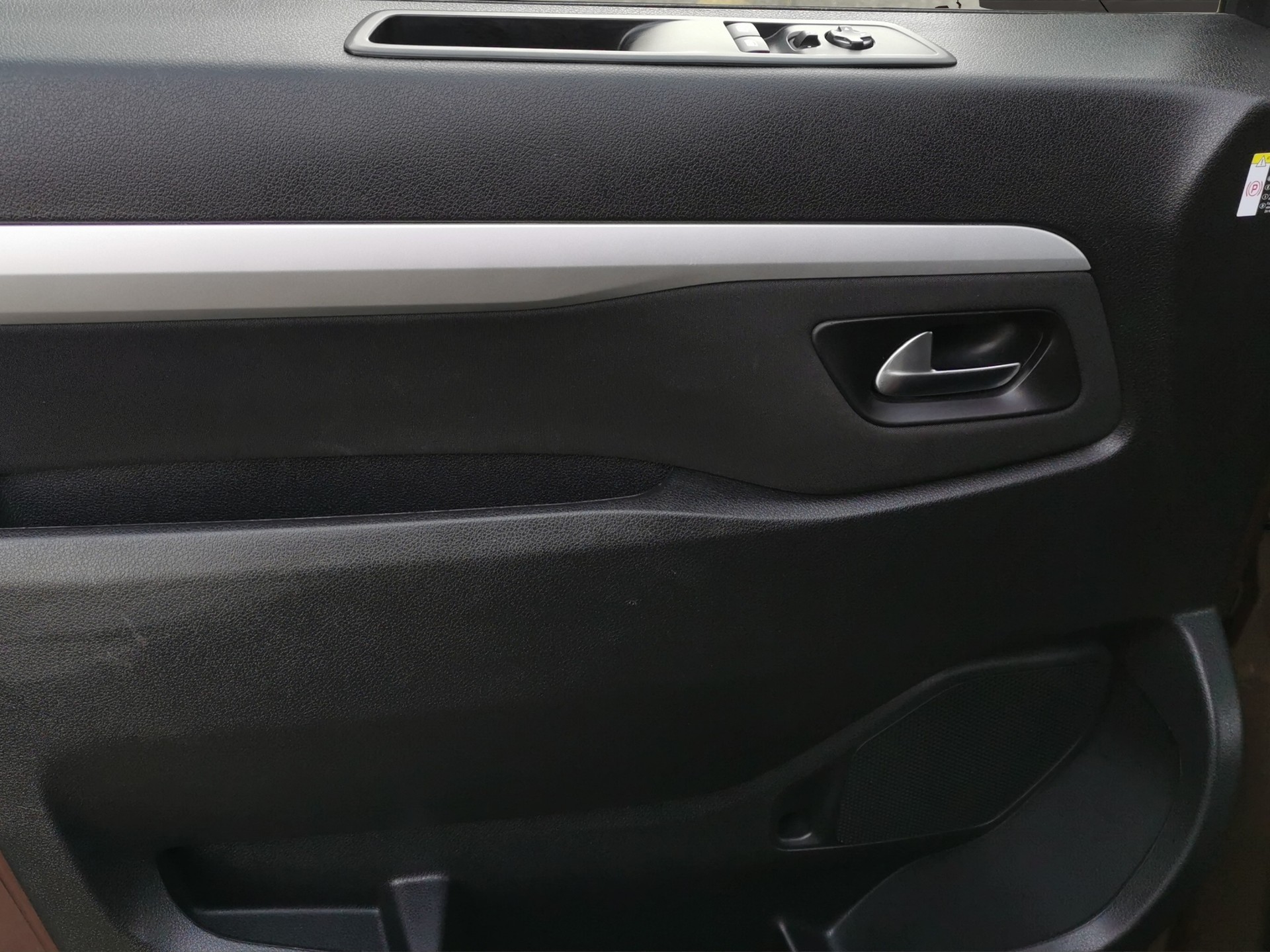 PEUGEOT Traveller 2.0 BlueHDi Business Standard EAT8-image-16