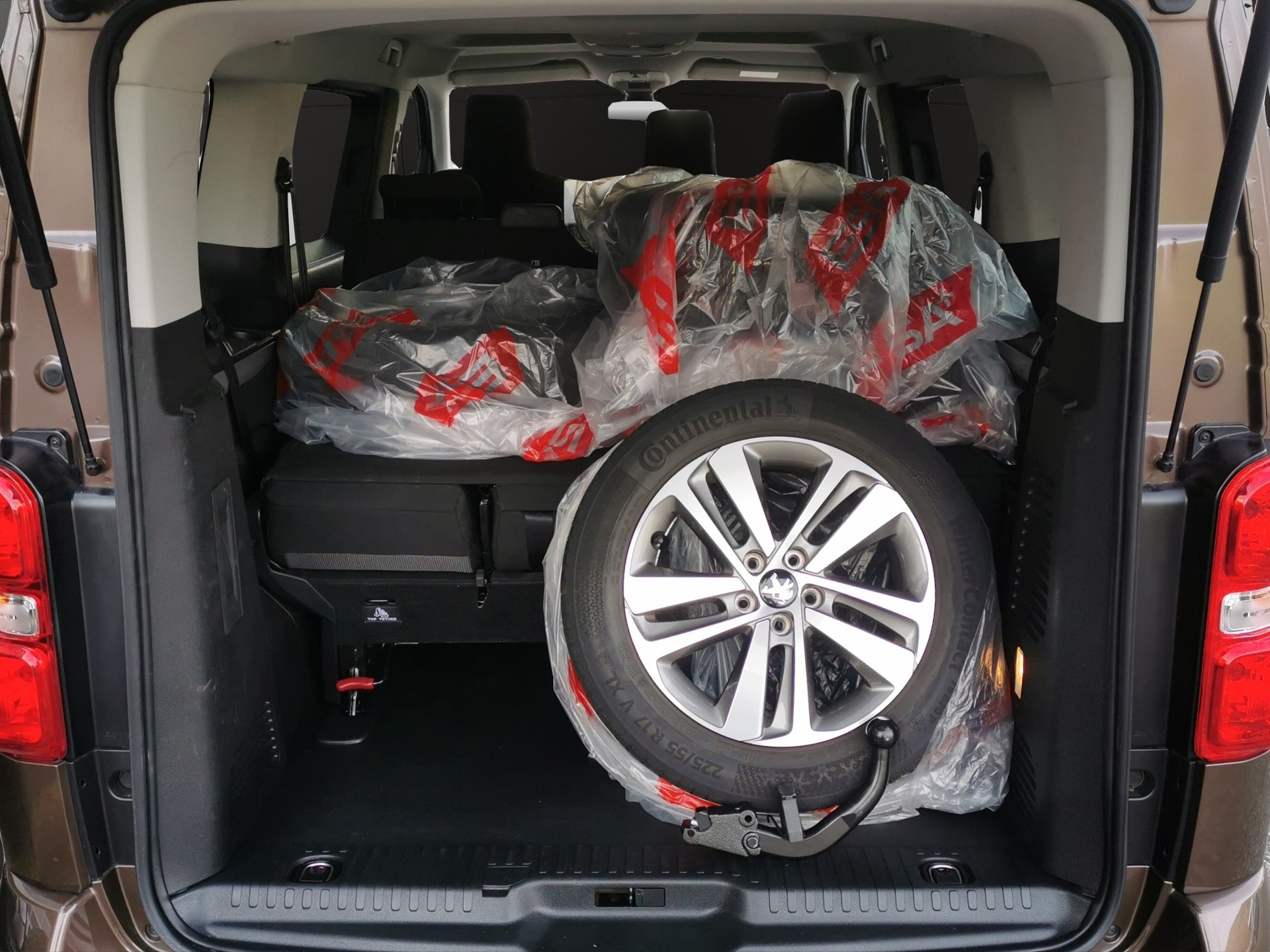 PEUGEOT Traveller 2.0 BlueHDi Business Standard EAT8-image-9