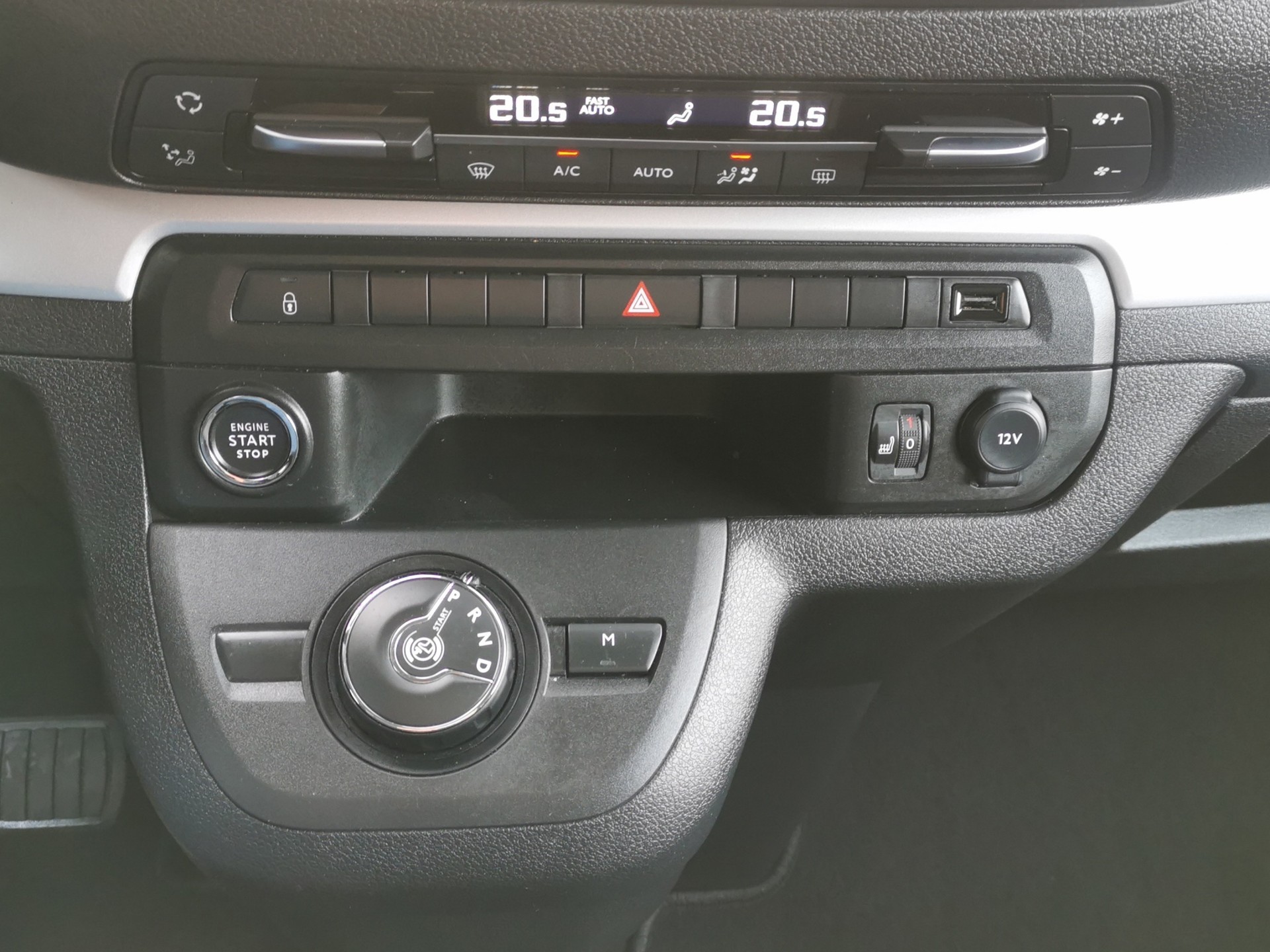 PEUGEOT Traveller 2.0 BlueHDi Business Standard EAT8-image-13