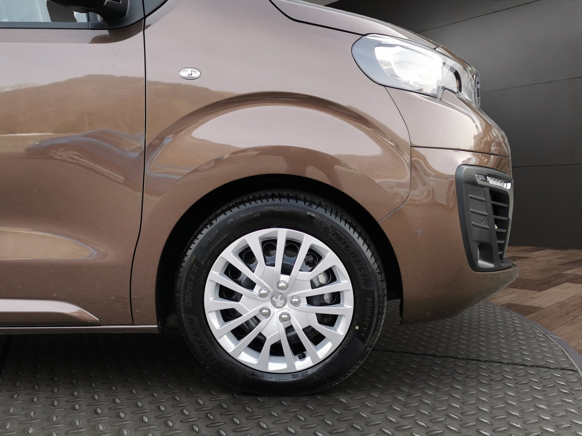 PEUGEOT Traveller 2.0 BlueHDi Business Standard EAT8-showroom-element-3