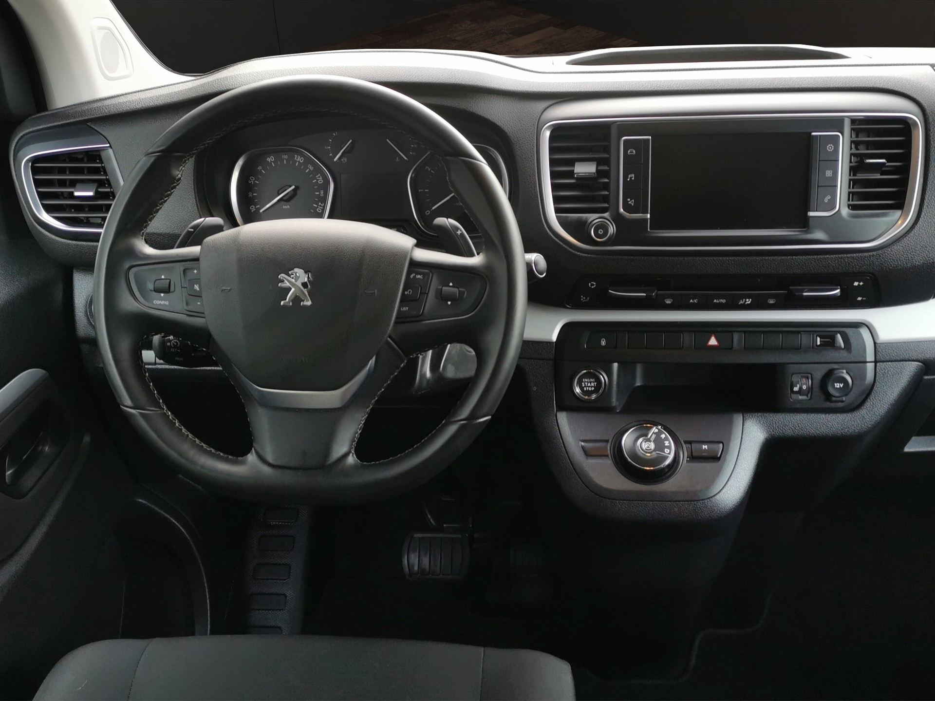 PEUGEOT Traveller 2.0 BlueHDi Business Standard EAT8-image-12