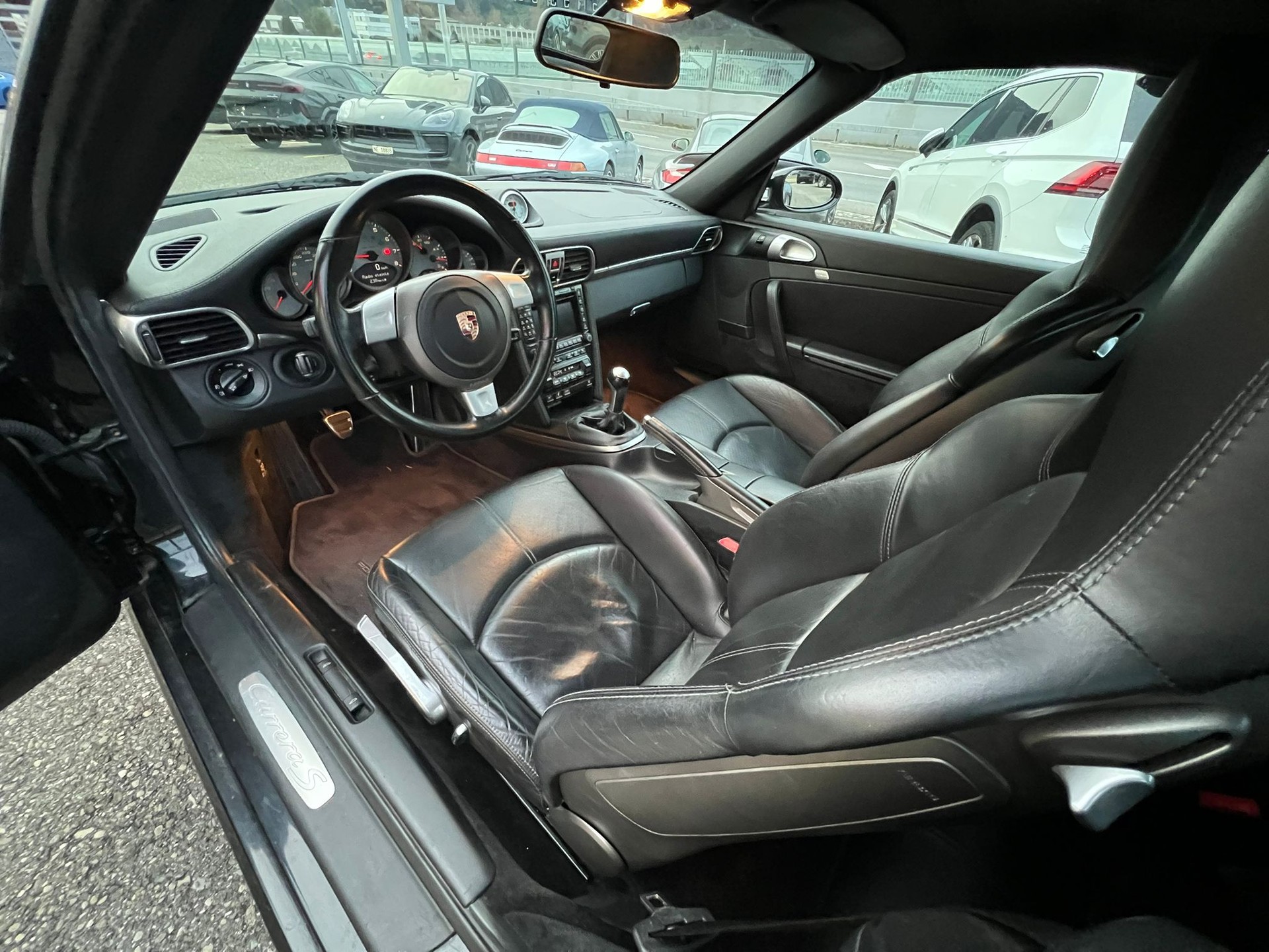 PORSCHE 911 Cabrio Carrera S-image-13
