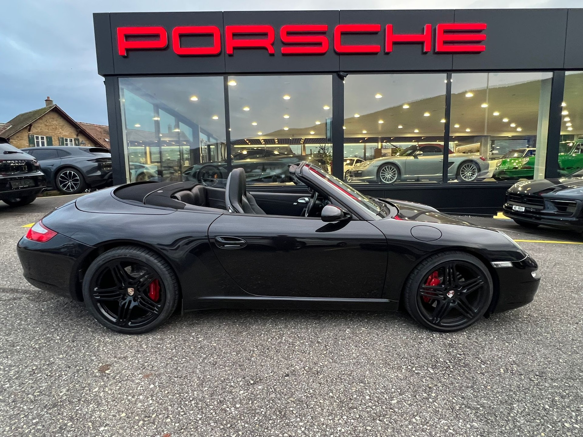 PORSCHE 911 Cabrio Carrera S-image-6