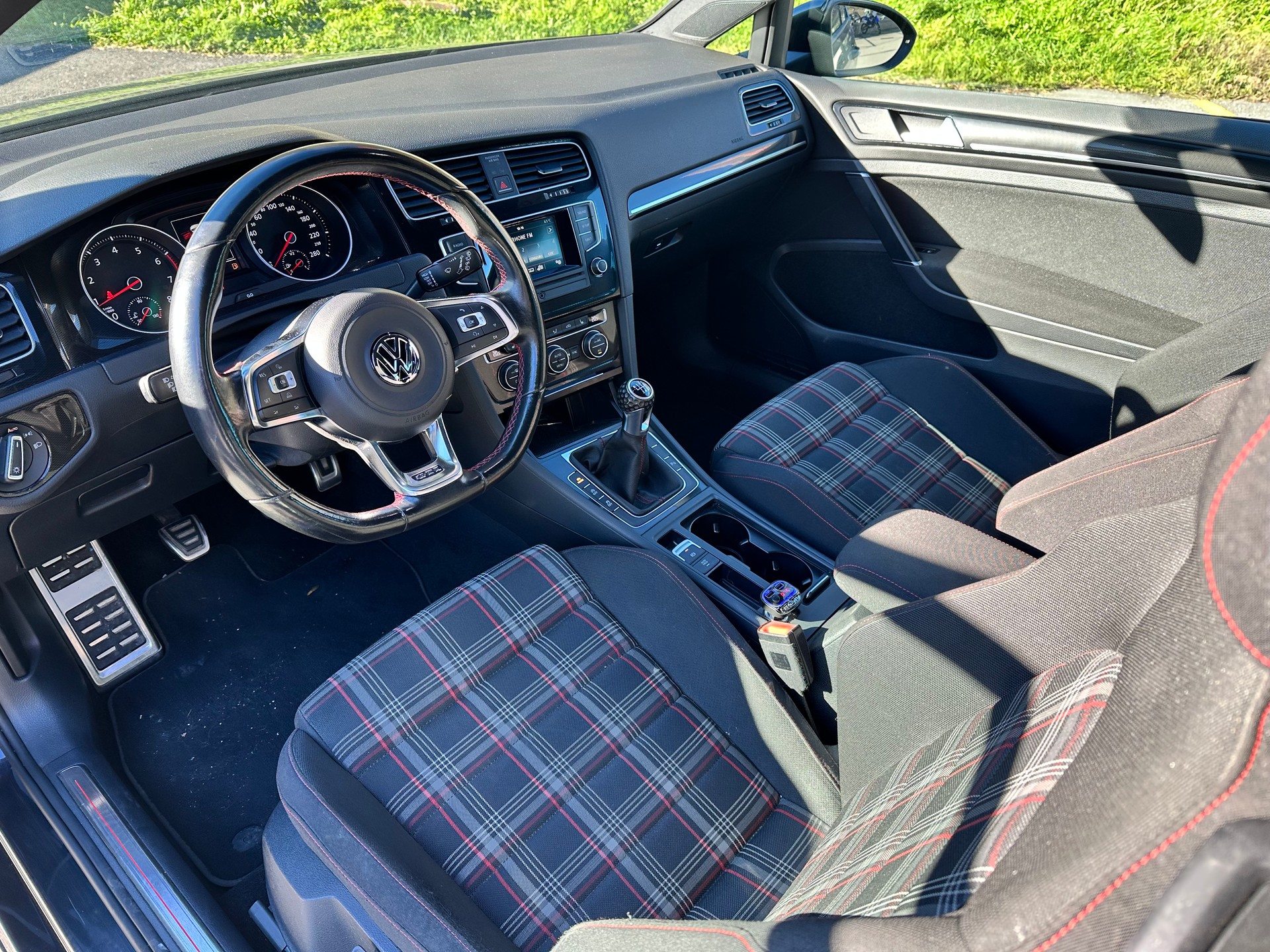VW Golf 2.0 TSI GTI-image-8