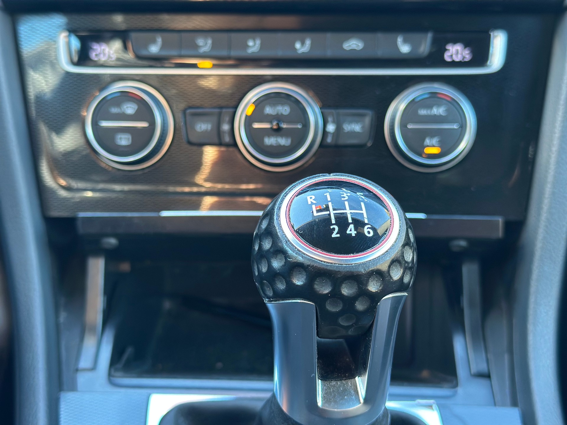 VW Golf 2.0 TSI GTI-image-19