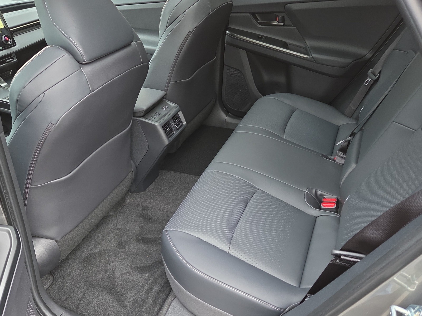TOYOTA bZ4X Premium 73,1 kWh AWD-image-10
