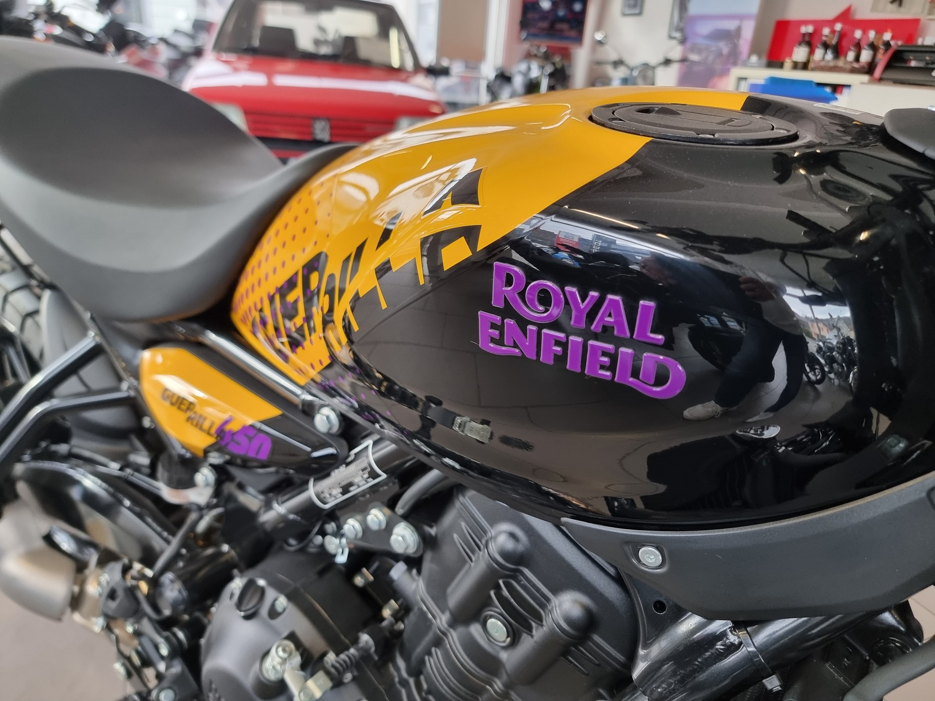 ROYAL ENFIELD Guerrilla 450 Top-image-3