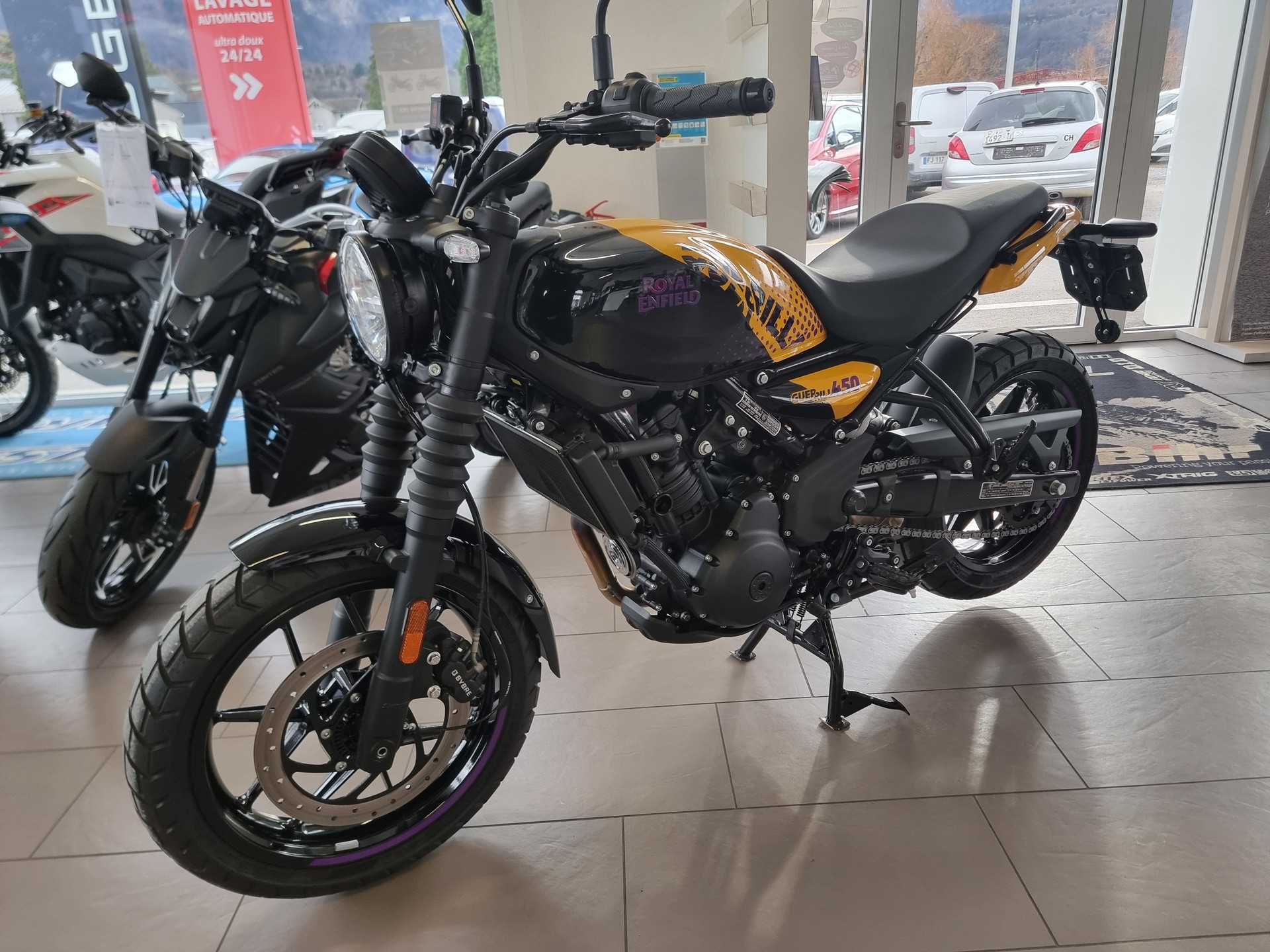 ROYAL ENFIELD Guerrilla 450 Top-image-1