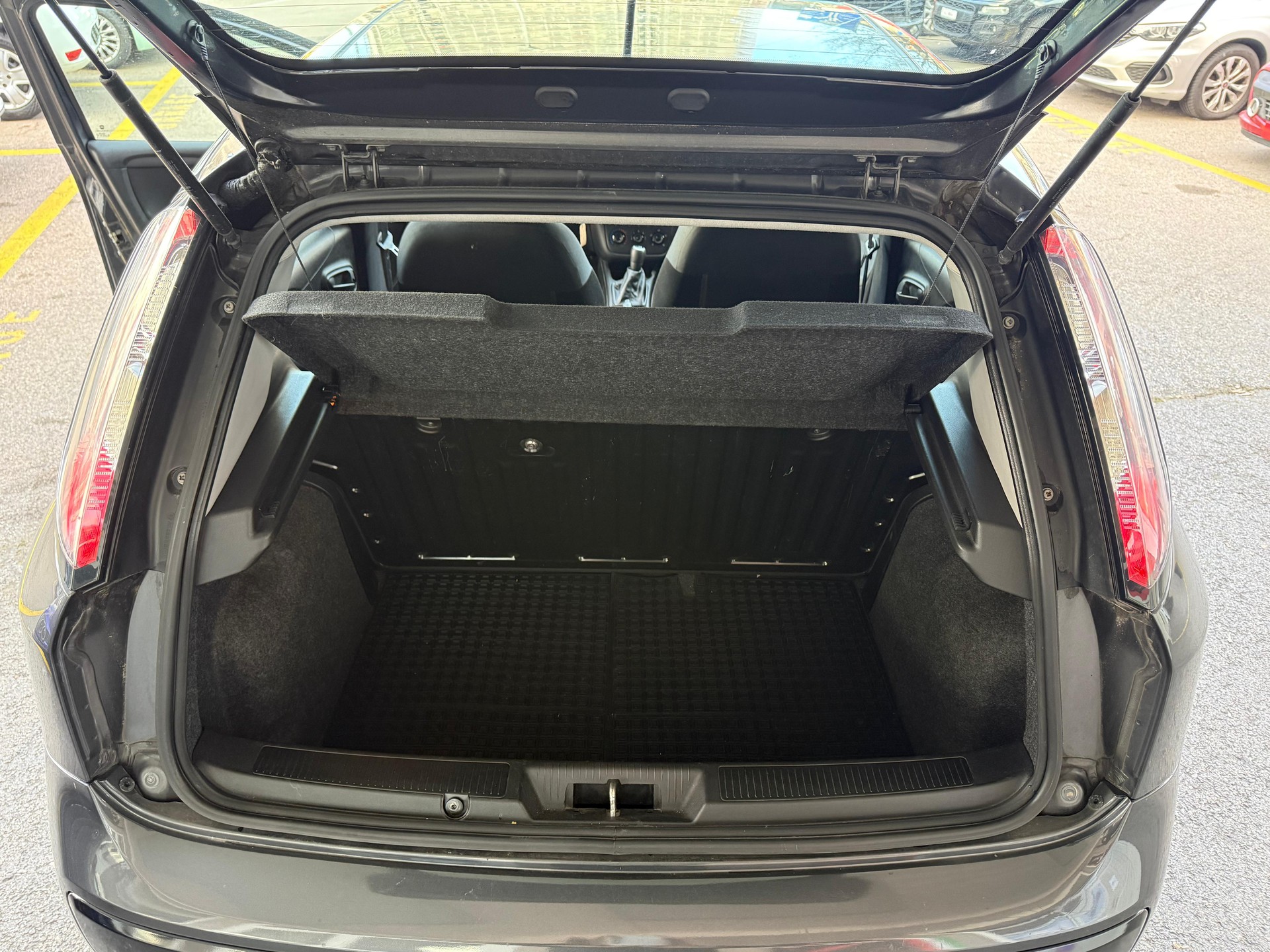 FIAT Punto Evo 1.4 MyLife Dualogic-image-9