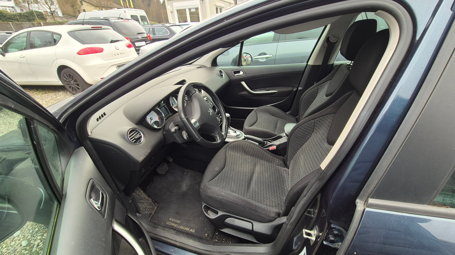 PEUGEOT 308 1.6 16V Turbo Allure Automatic-image-6