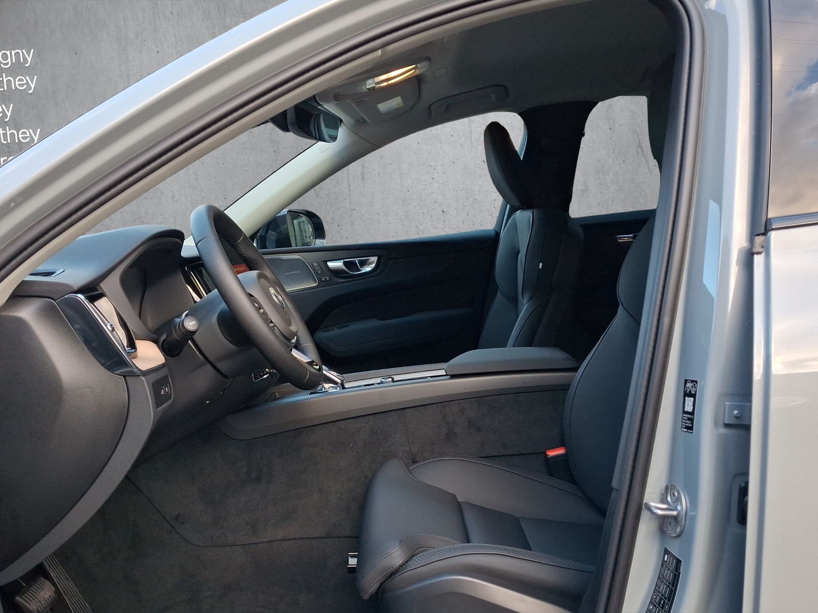VOLVO XC60 T6 eAWD PluginHybrid Plus Dark Geartronic-image-7