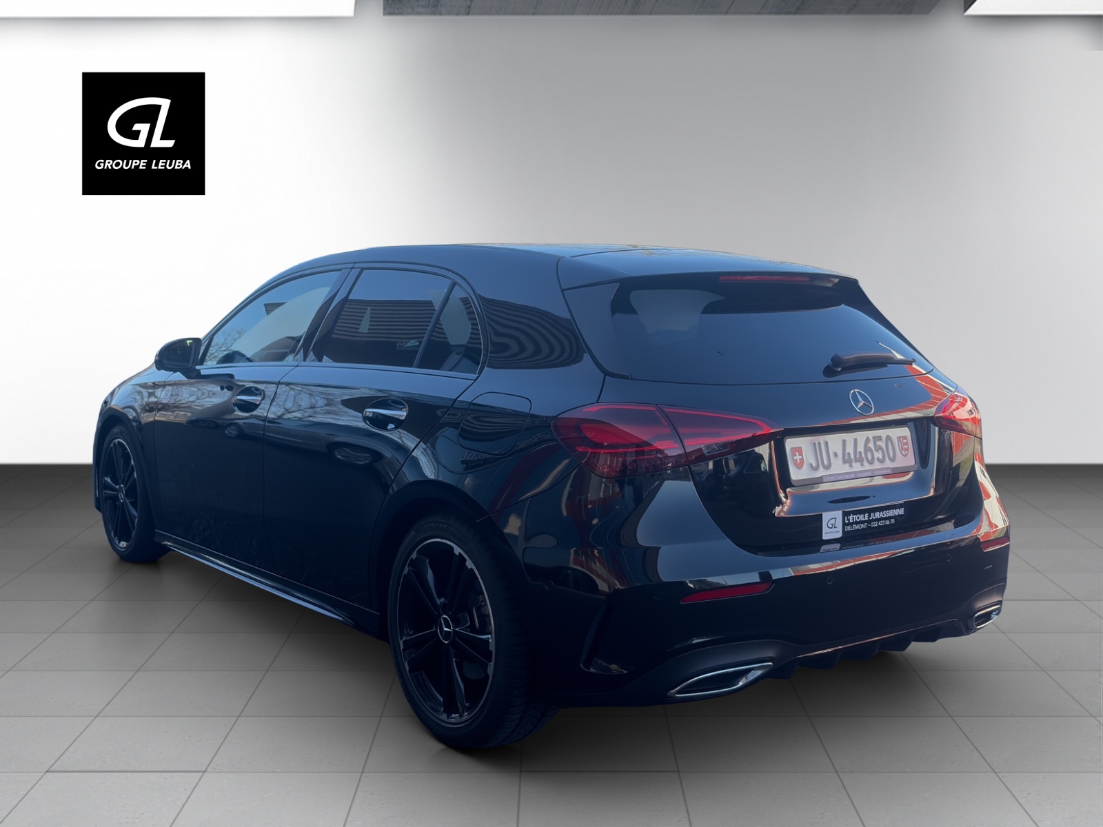 MERCEDES-BENZ A 220 4Matic 8G-DCT-showroom-element-2