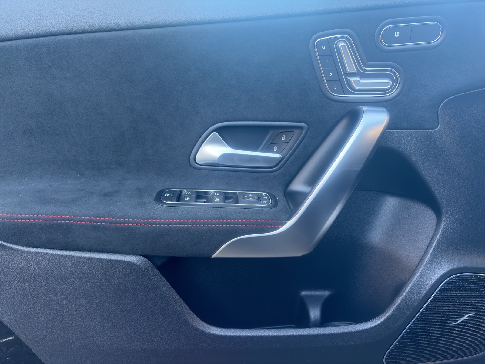 MERCEDES-BENZ A 220 4Matic 8G-DCT-image-8