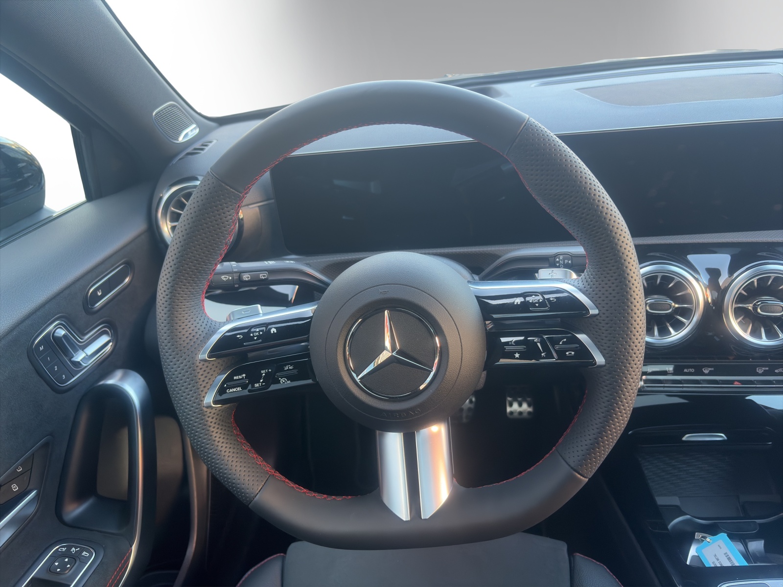 MERCEDES-BENZ A 220 4Matic 8G-DCT-image-12