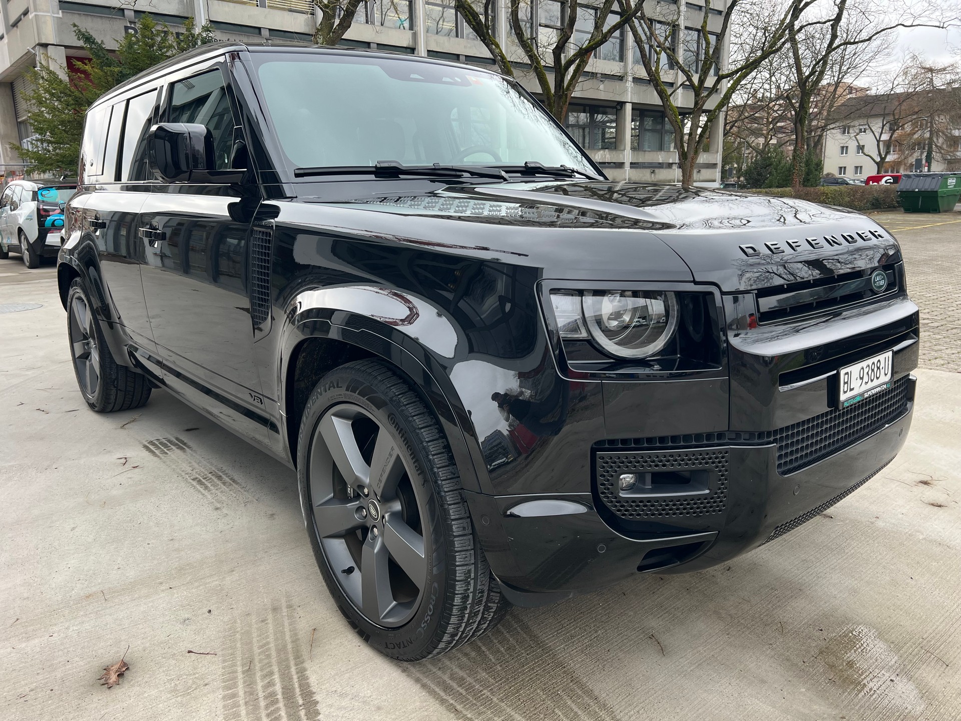 LAND ROVER Defender 110 525 V8 5.0 AT8-showroom-element-2
