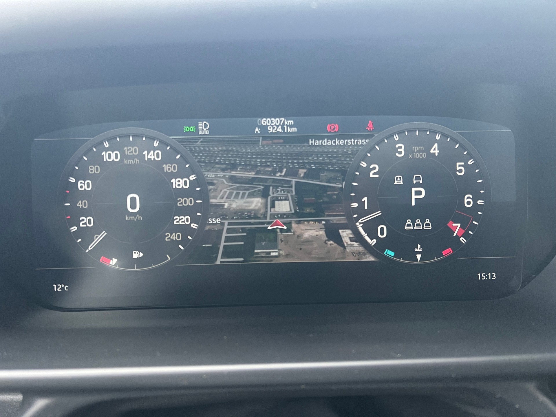 LAND ROVER Defender 110 525 V8 5.0 AT8-image-24