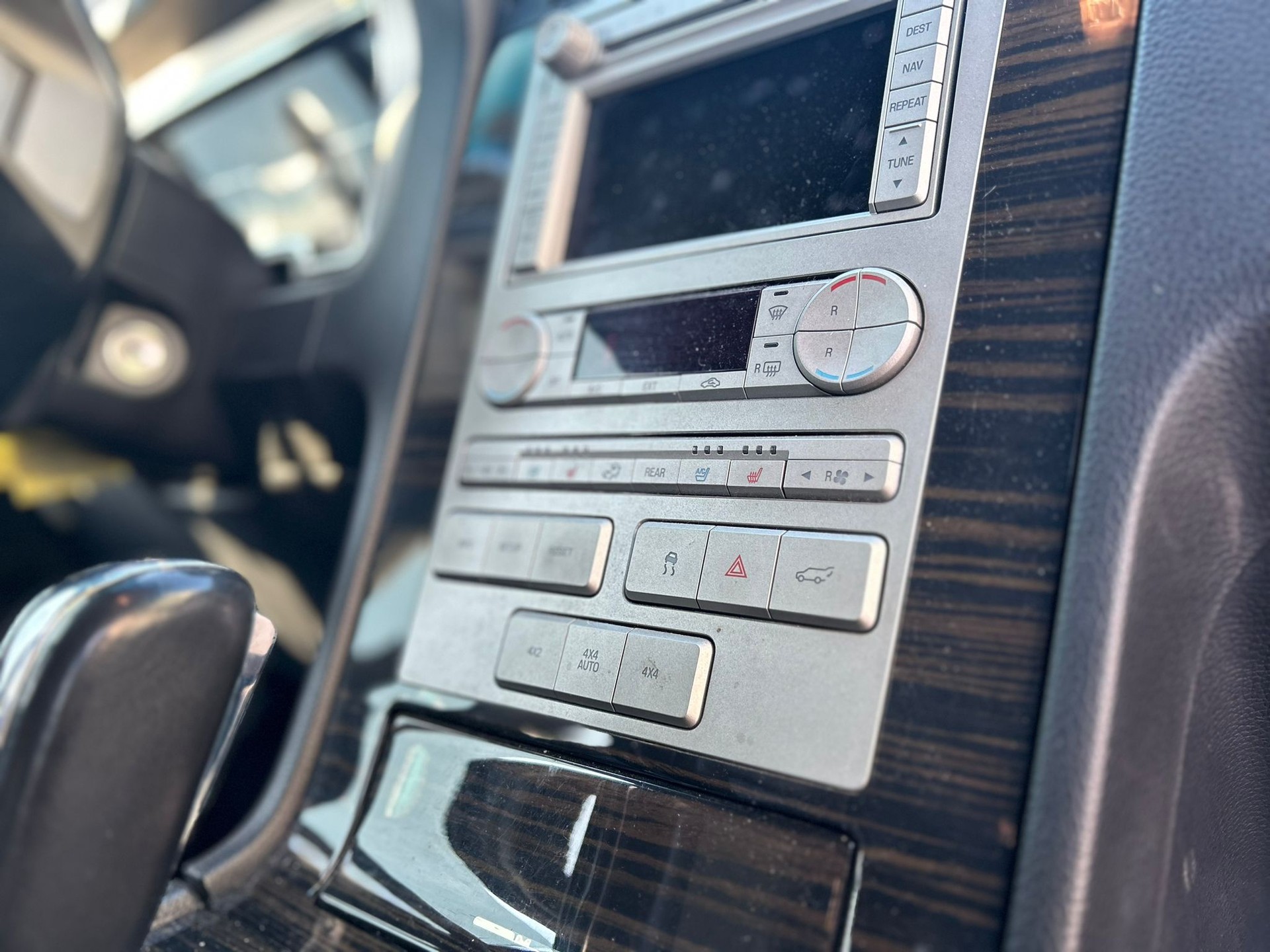 LINCOLN Navigator-image-19