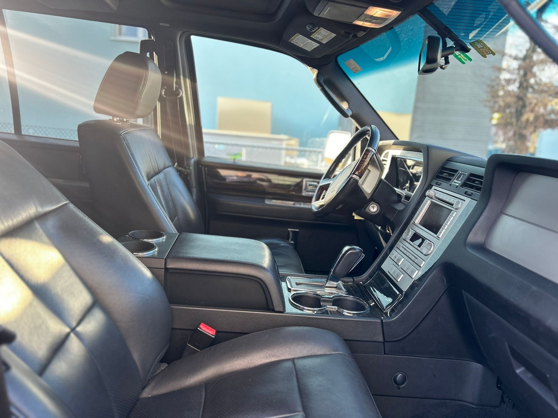 LINCOLN Navigator-image-13