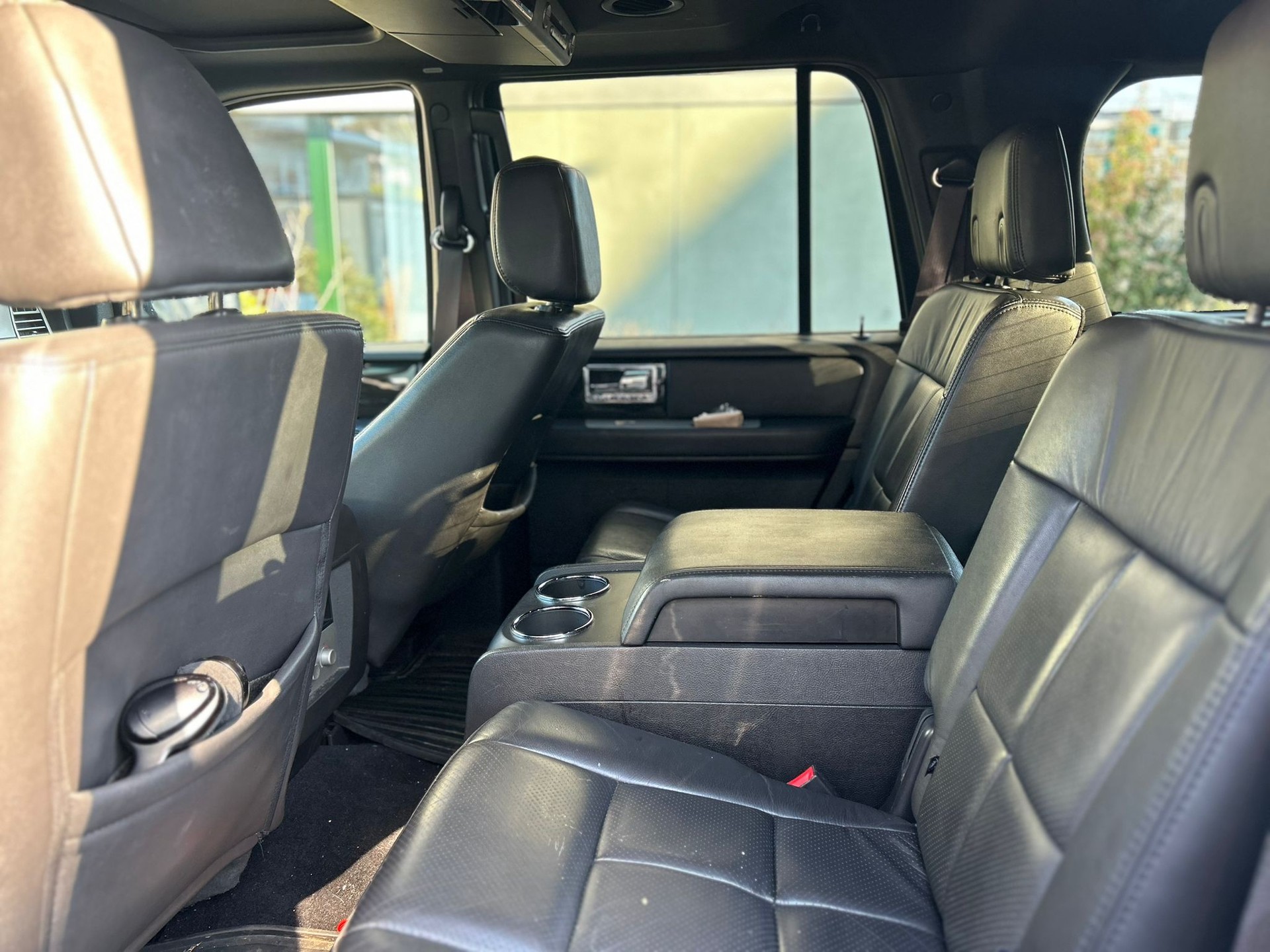 LINCOLN Navigator-image-10