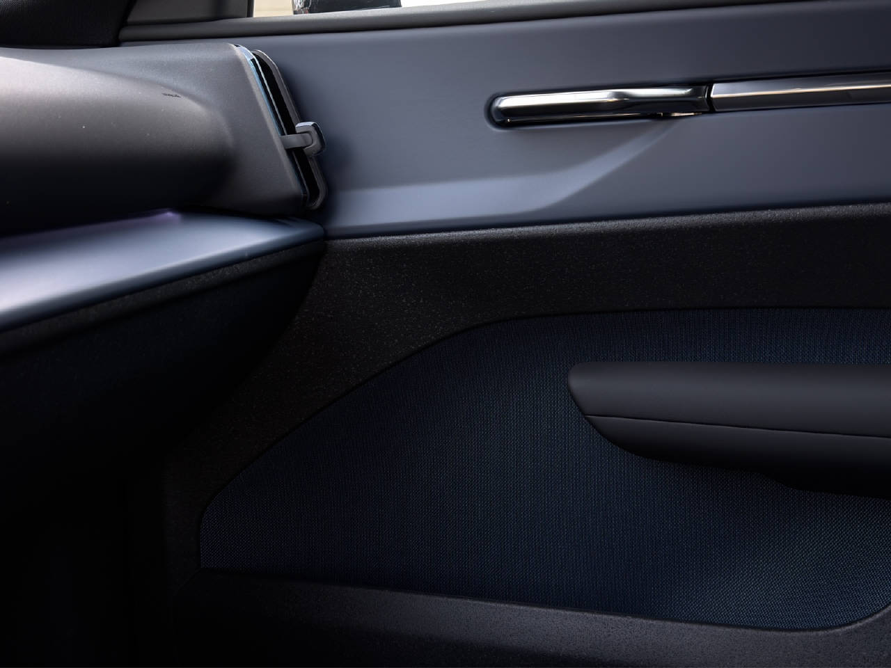 VOLVO EX30 E60 Plus BLACK EDITION-image-13