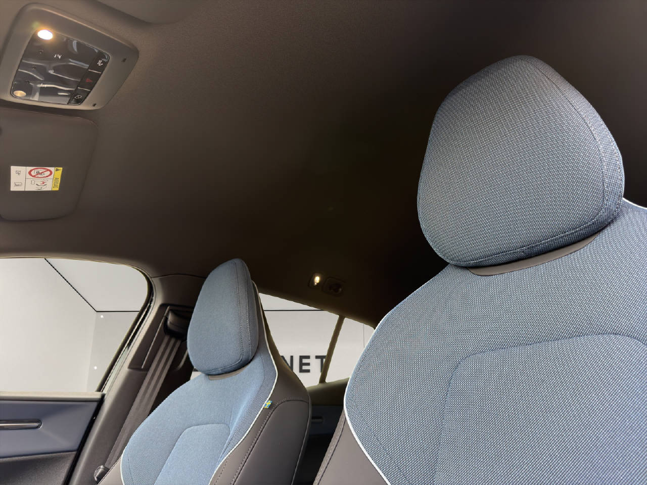 VOLVO EX30 E60 Plus BLACK EDITION-image-9