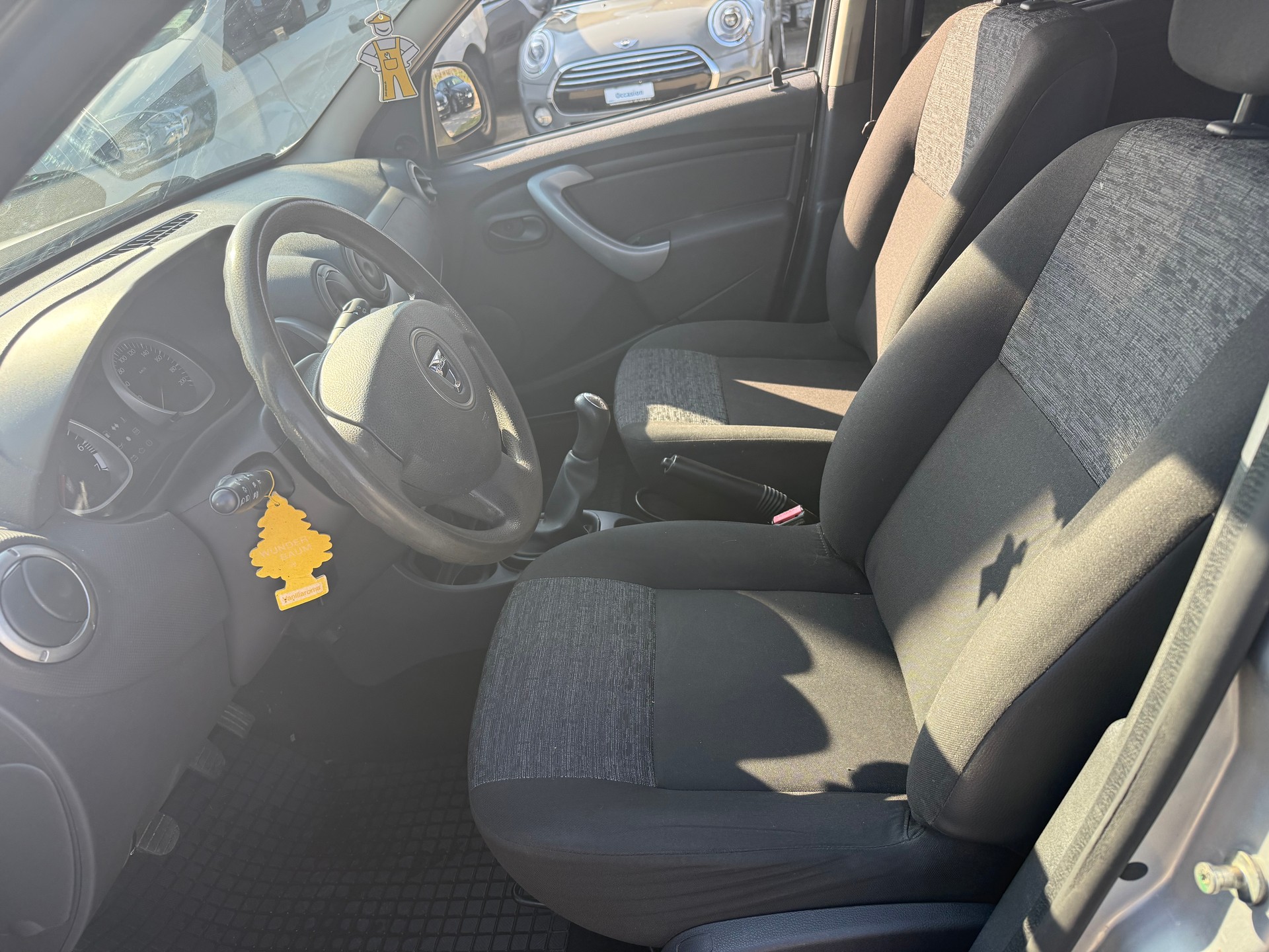 DACIA Duster 1.6 City Ambiance 4x2-image-11