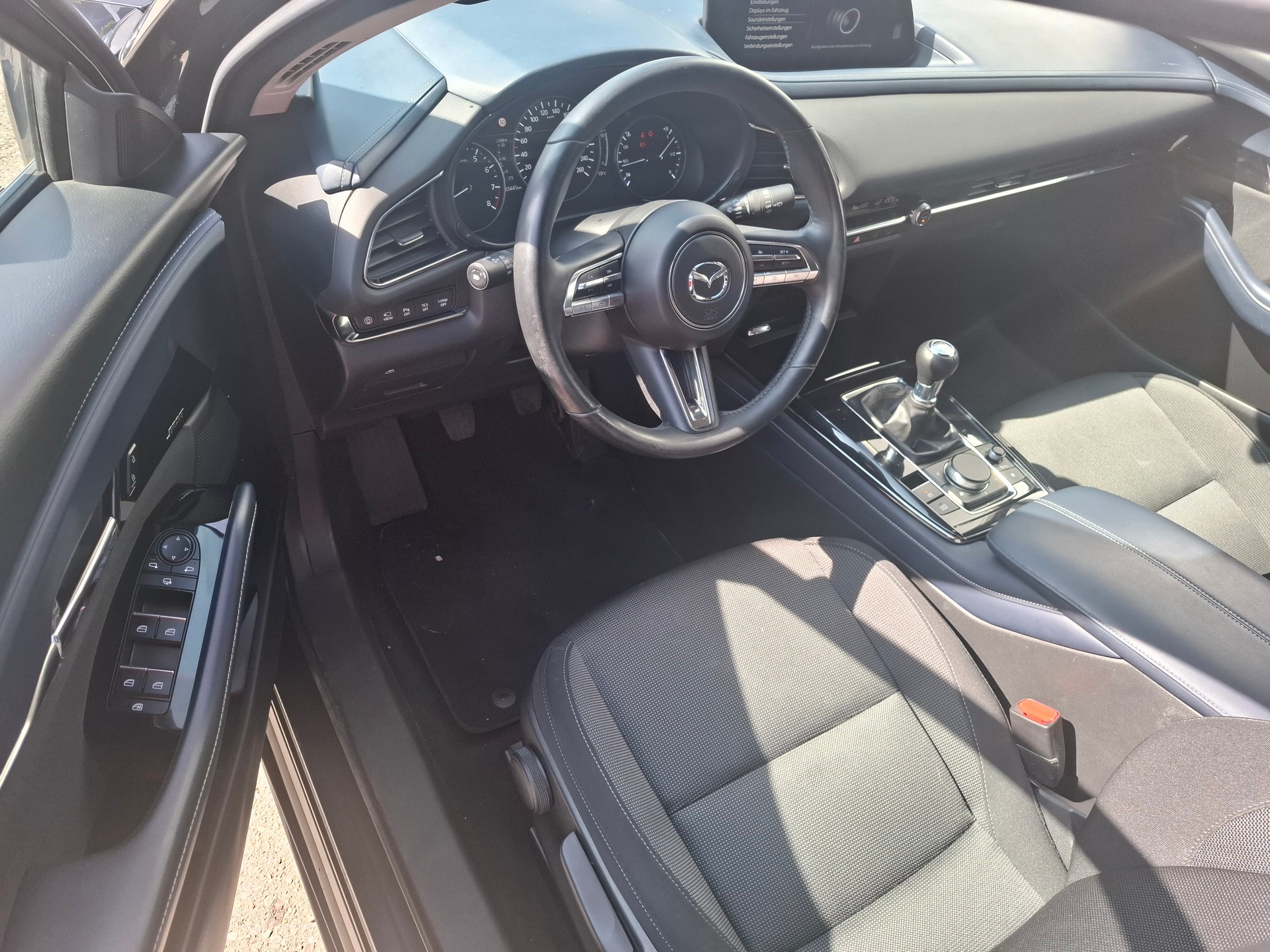 MAZDA CX-30 SKYACTIV-X M Hybrid 180 Revolution AWD-image-2