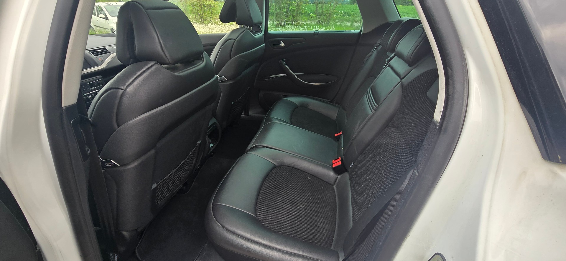 CITROEN C5 Tourer 1.6 Turbo Exclusive Automatic-image-9