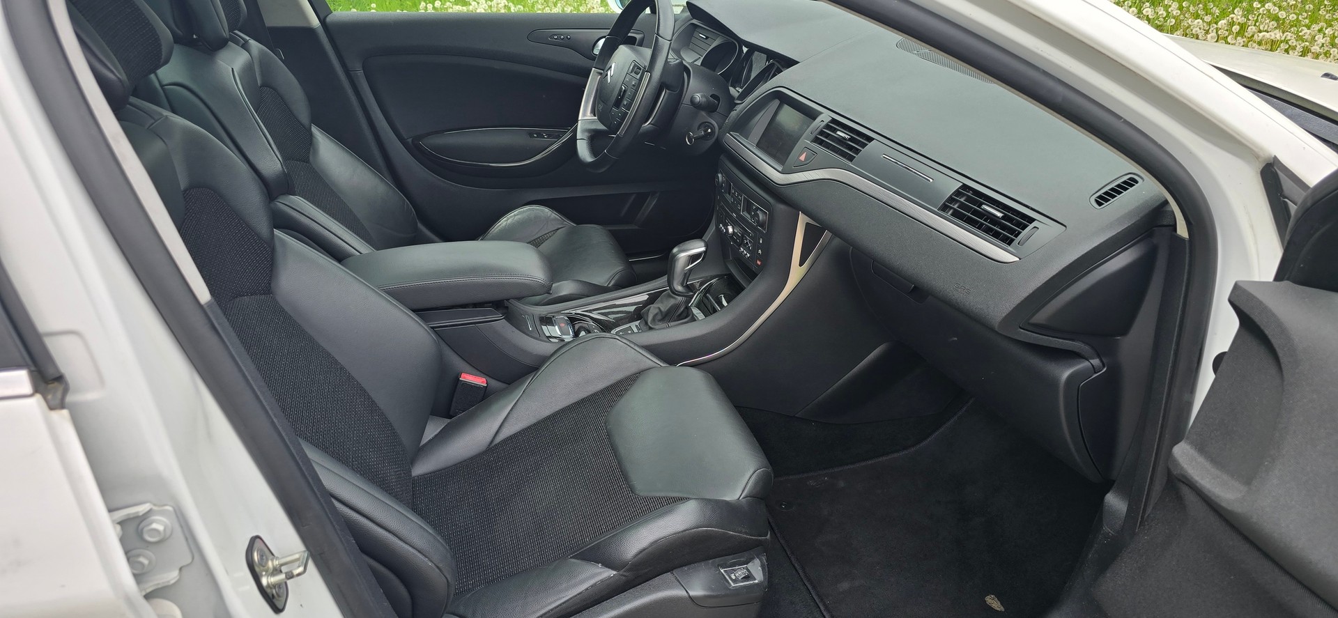CITROEN C5 Tourer 1.6 Turbo Exclusive Automatic-image-10