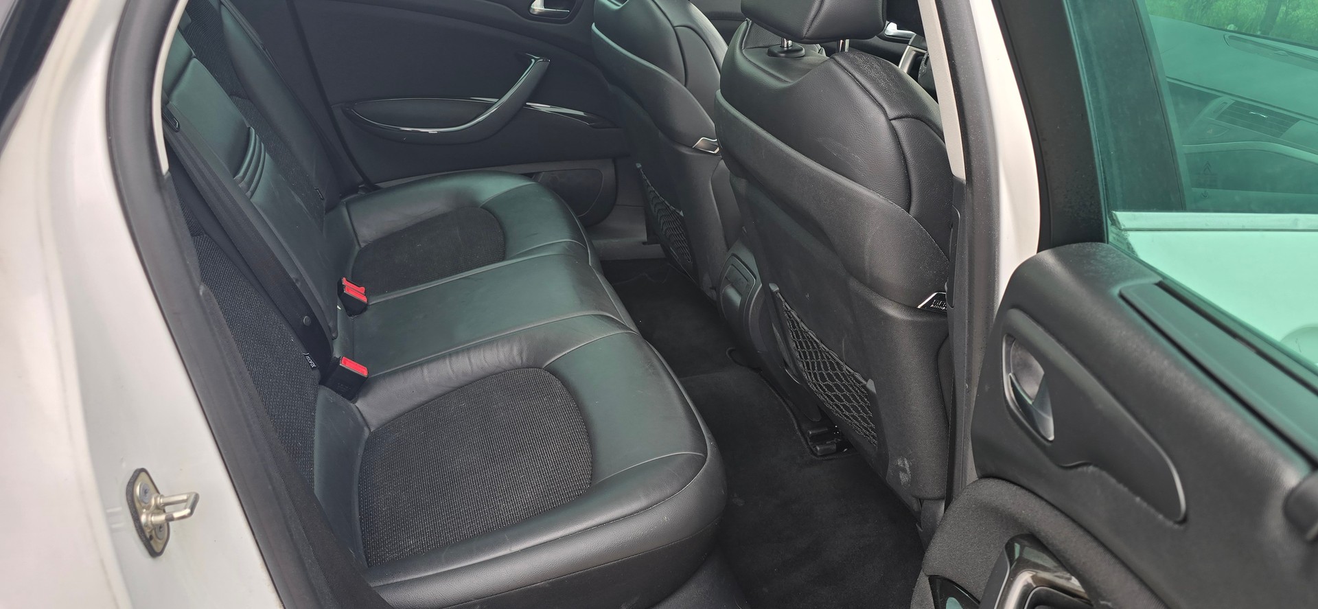 CITROEN C5 Tourer 1.6 Turbo Exclusive Automatic-image-11