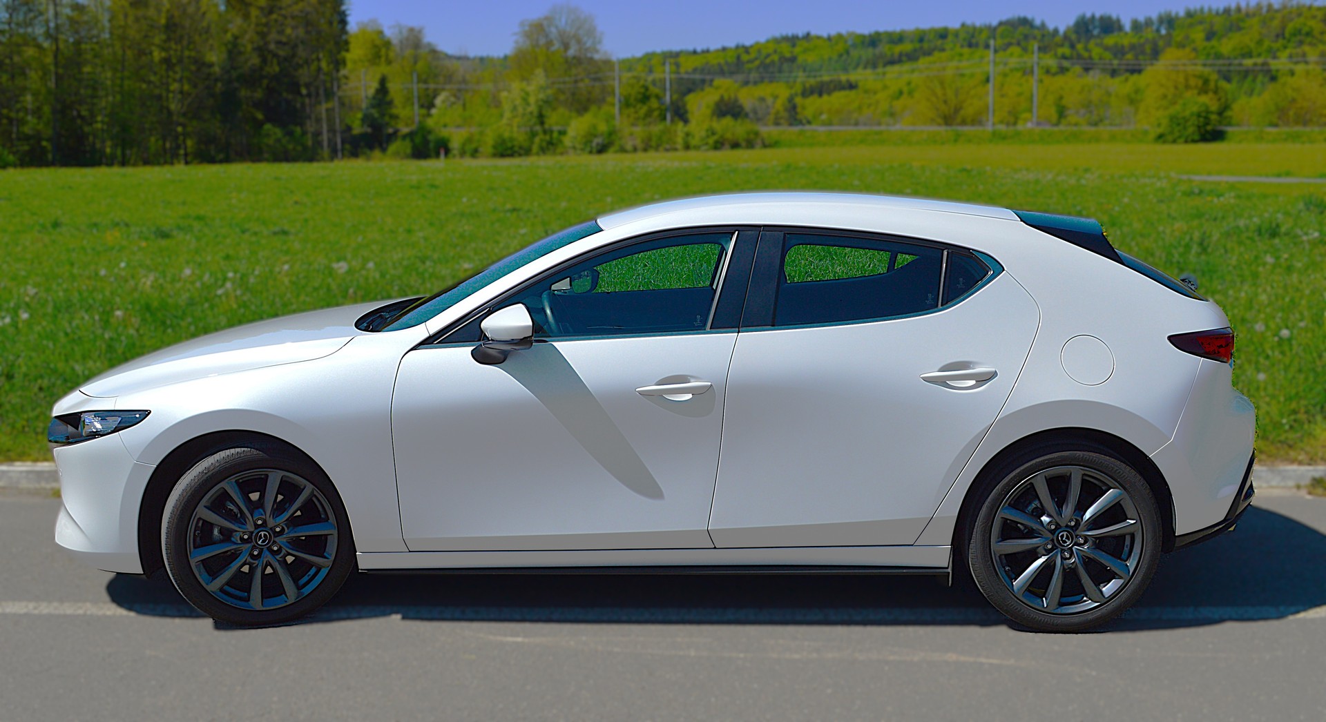 MAZDA G186 HB AT AWD (Ambition Plus)-image-2