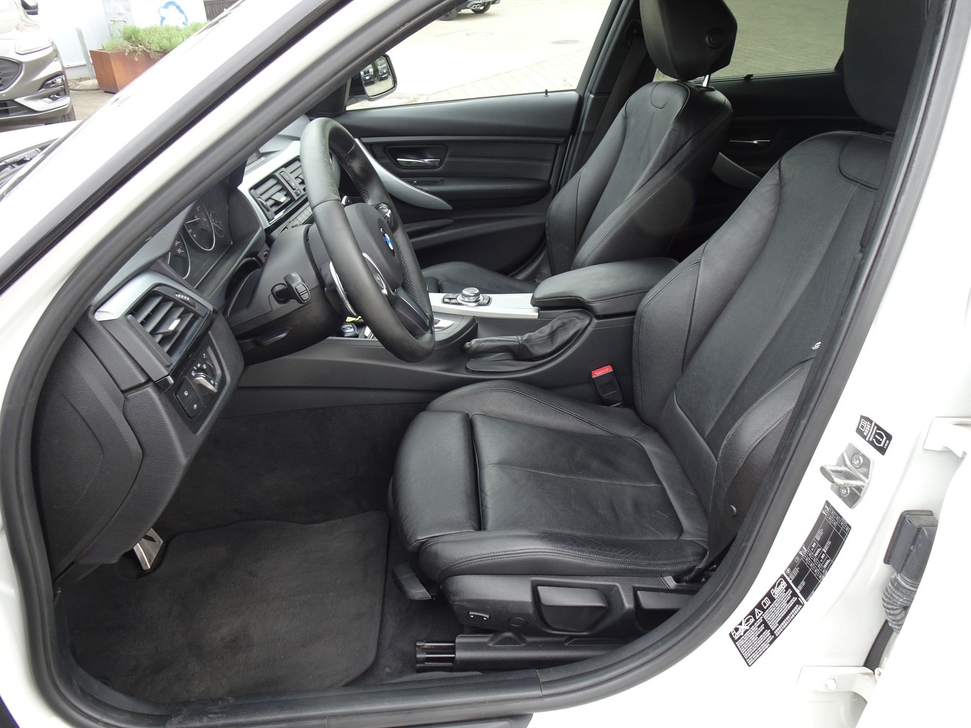 BMW 335i xDrive Steptronic-image-9