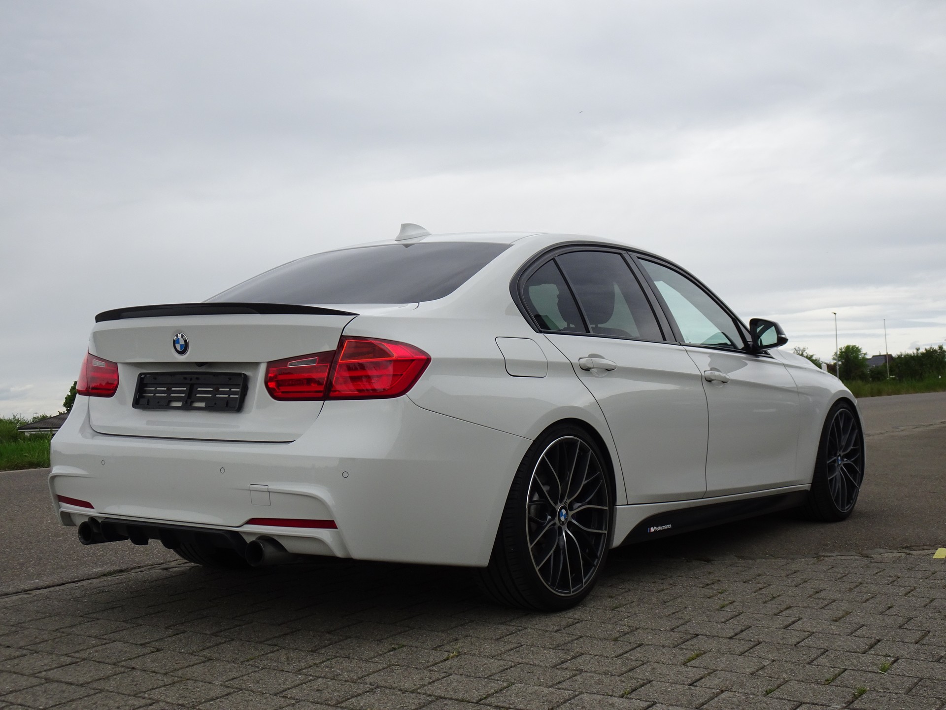BMW 335i xDrive Steptronic-image-3