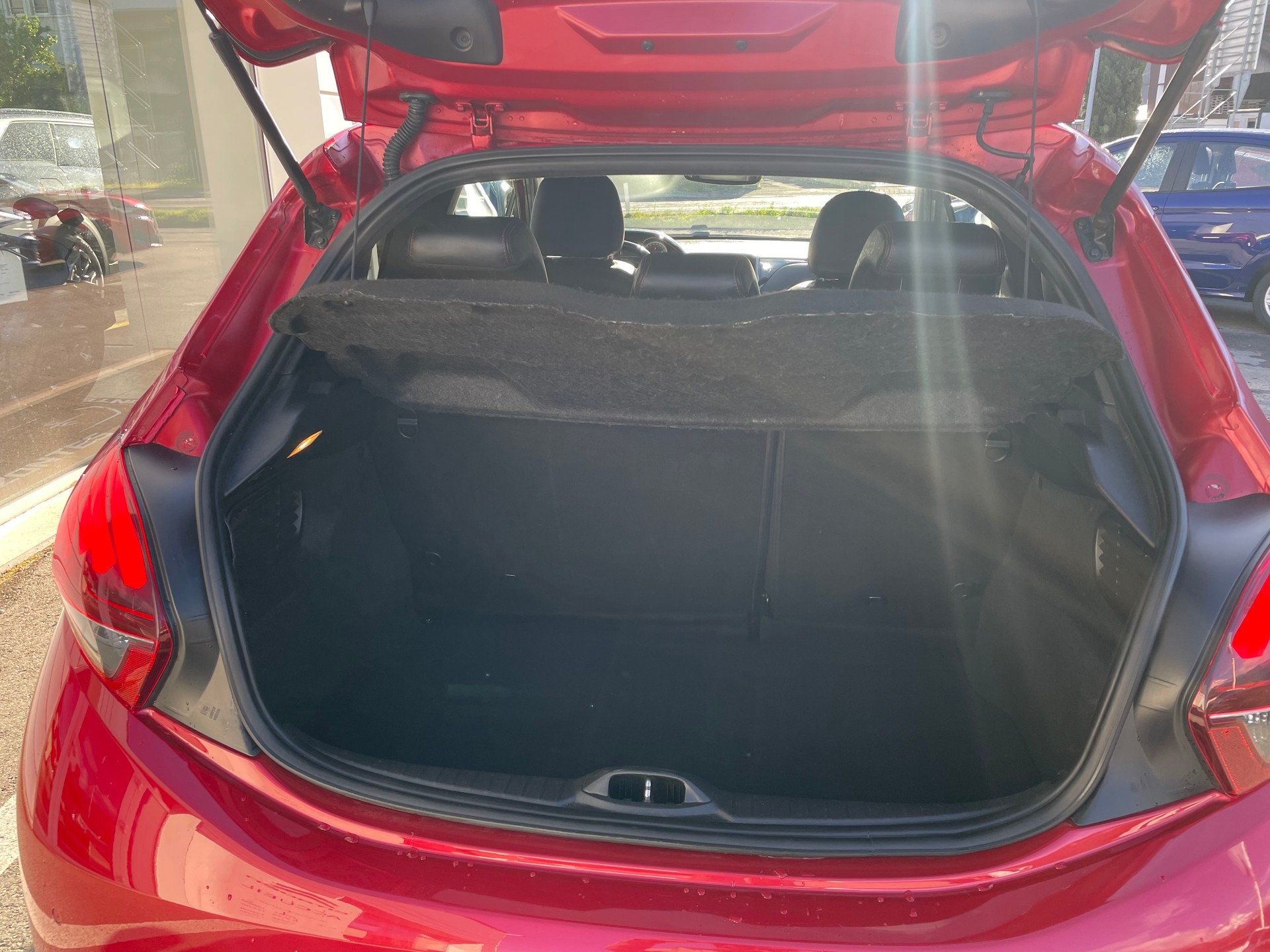 PEUGEOT 208 1.6 Turbo GTi-image-15