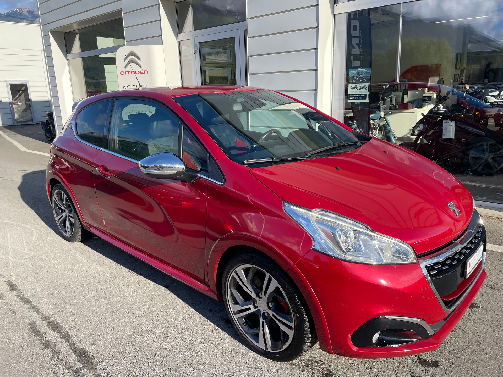 PEUGEOT 208 1.6 Turbo GTi