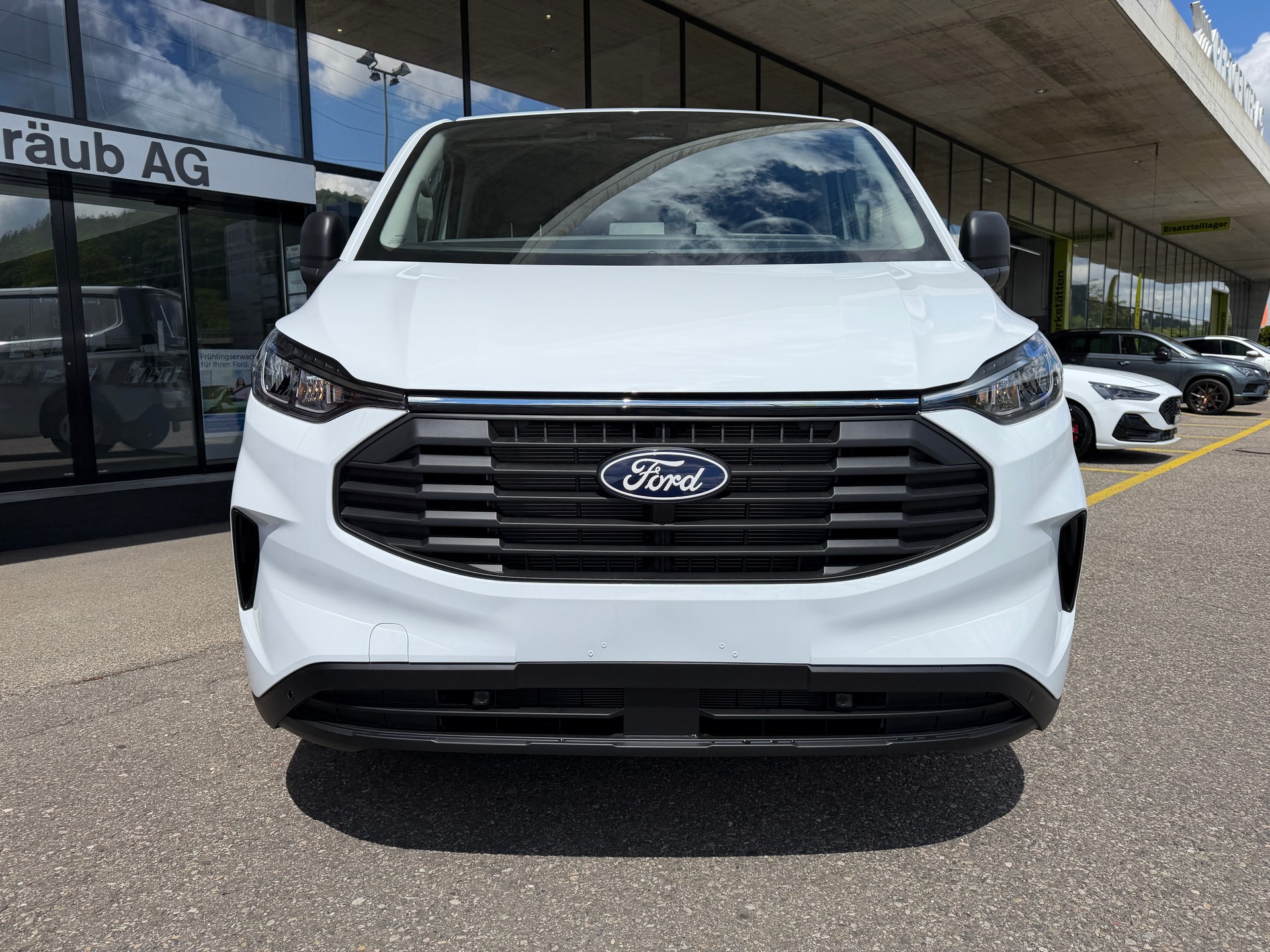 FORD Transit Custom Van 280 L1H1 Trend Automat-showroom-element-1